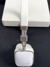 Load image into Gallery viewer, HARMON KARDON SOHO WIRED HEADPHONES IN WHITE