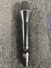 Load image into Gallery viewer, AKG D222 Vintage Dynamic Cardioid Microphone