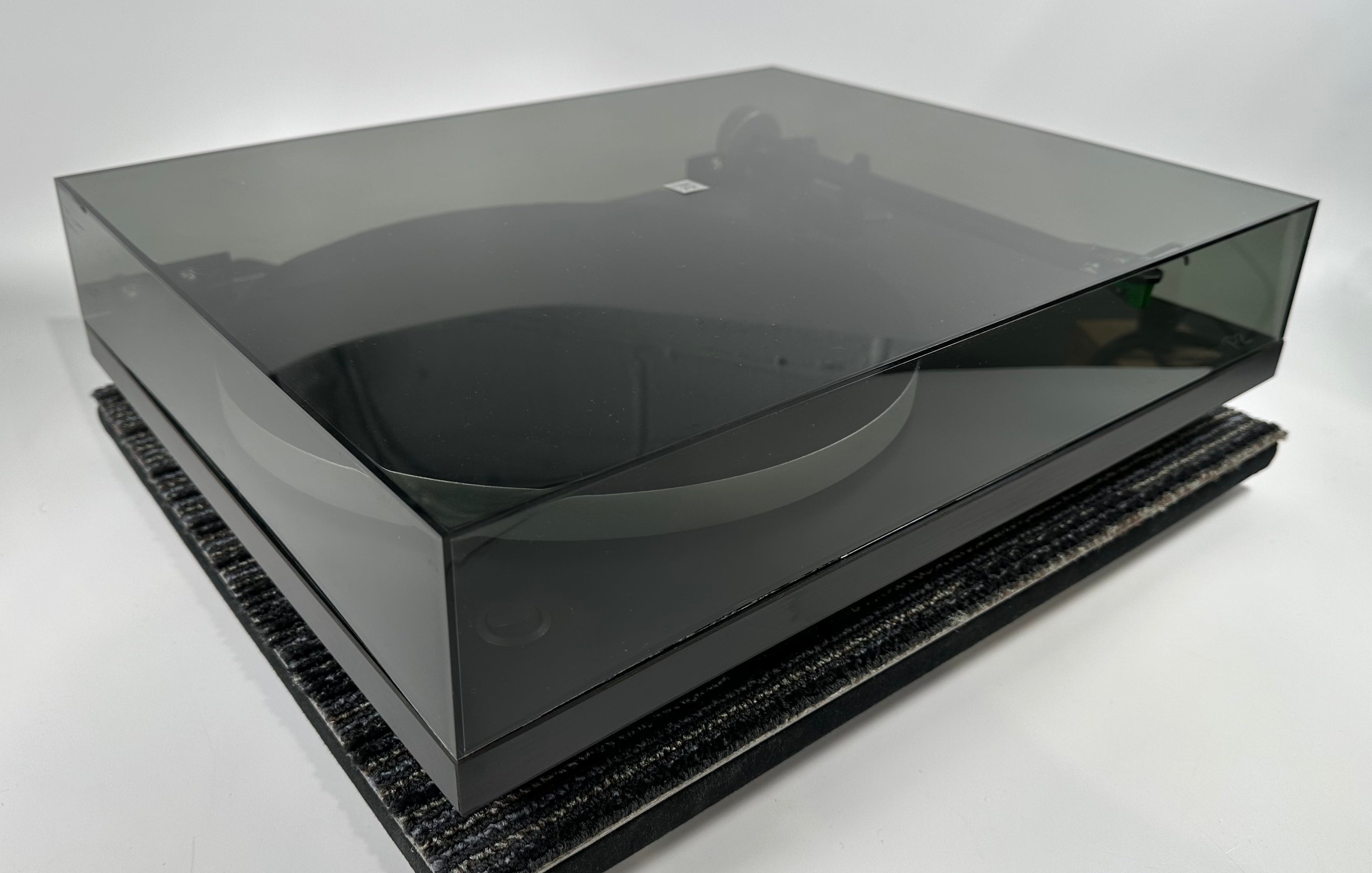 Rega Classic P2 Planar 2 Turntable – Record Mart HiFi
