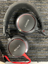 Load image into Gallery viewer, Sony MDR-V55 Stereo Headphones