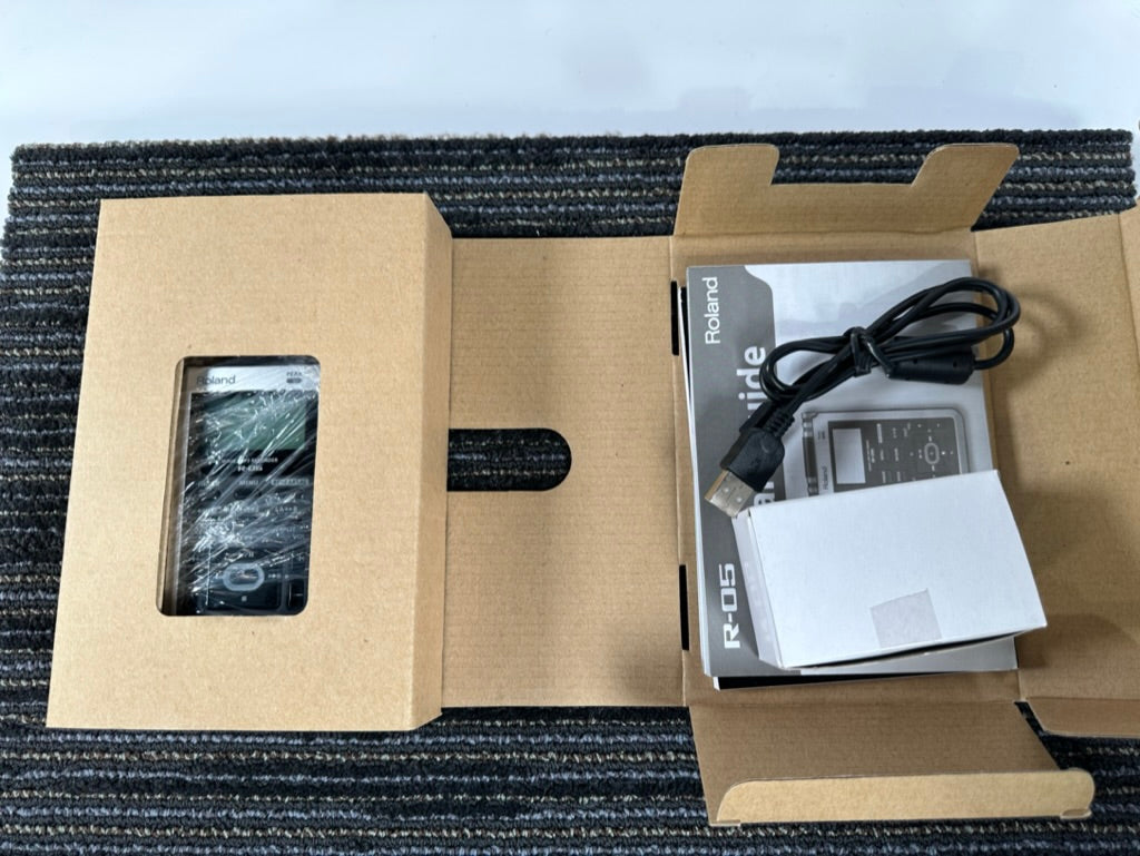 Roland R-05 Wave/MP3 Recorder w/Roland PSB6U-120 AC Adaptor – Record ...