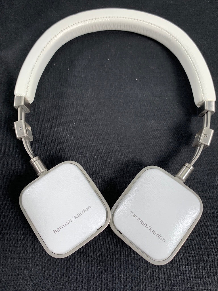 HARMON KARDON SOHO WIRED HEADPHONES IN WHITE