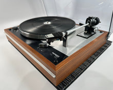 Load image into Gallery viewer, Thorens TD 160 Turntable w/Shure V15 Type III Cartridge
