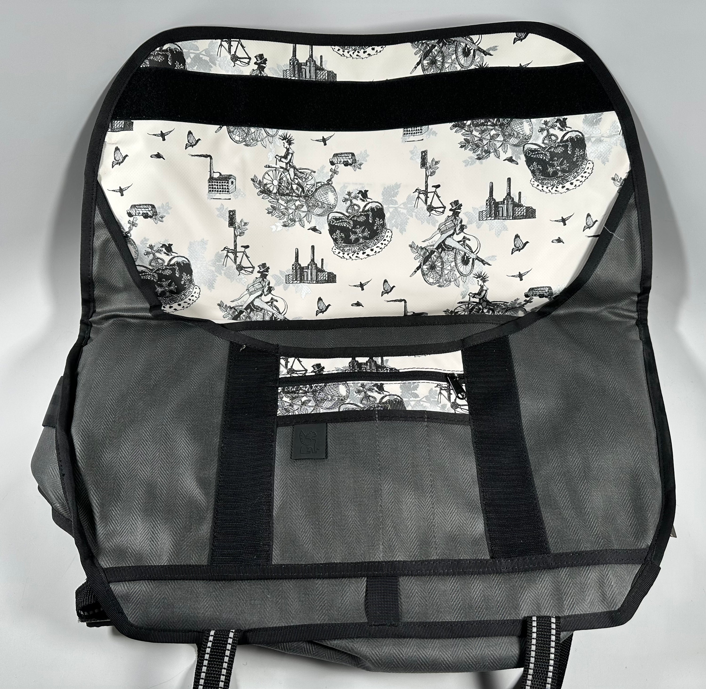 Chrome LT Citizen City Series London Messenger bag – Record Mart HiFi Chrome LT Citizen City Series London Messenger bag – Record Mart HiFi