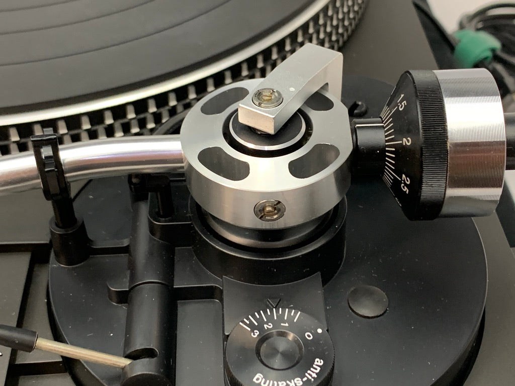 TECHNICS SL-1900 AUTOMATIC DD TURNTABLE W/SHURE M97 CARTRIDGE