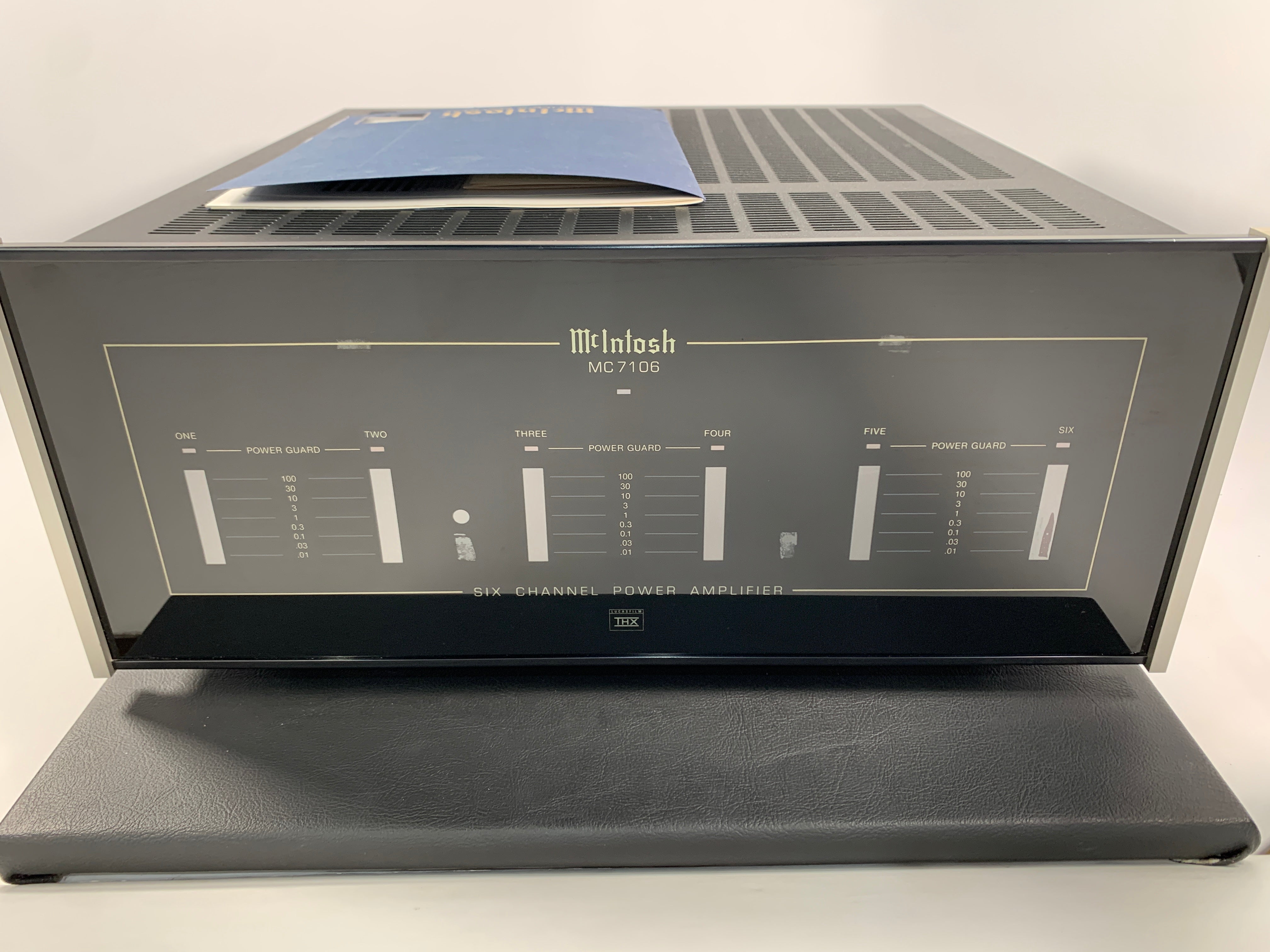 MCINTOSH MC7106, 6 CHANNEL SS AMP W/LED VU METERS, LUCASFILM THX
