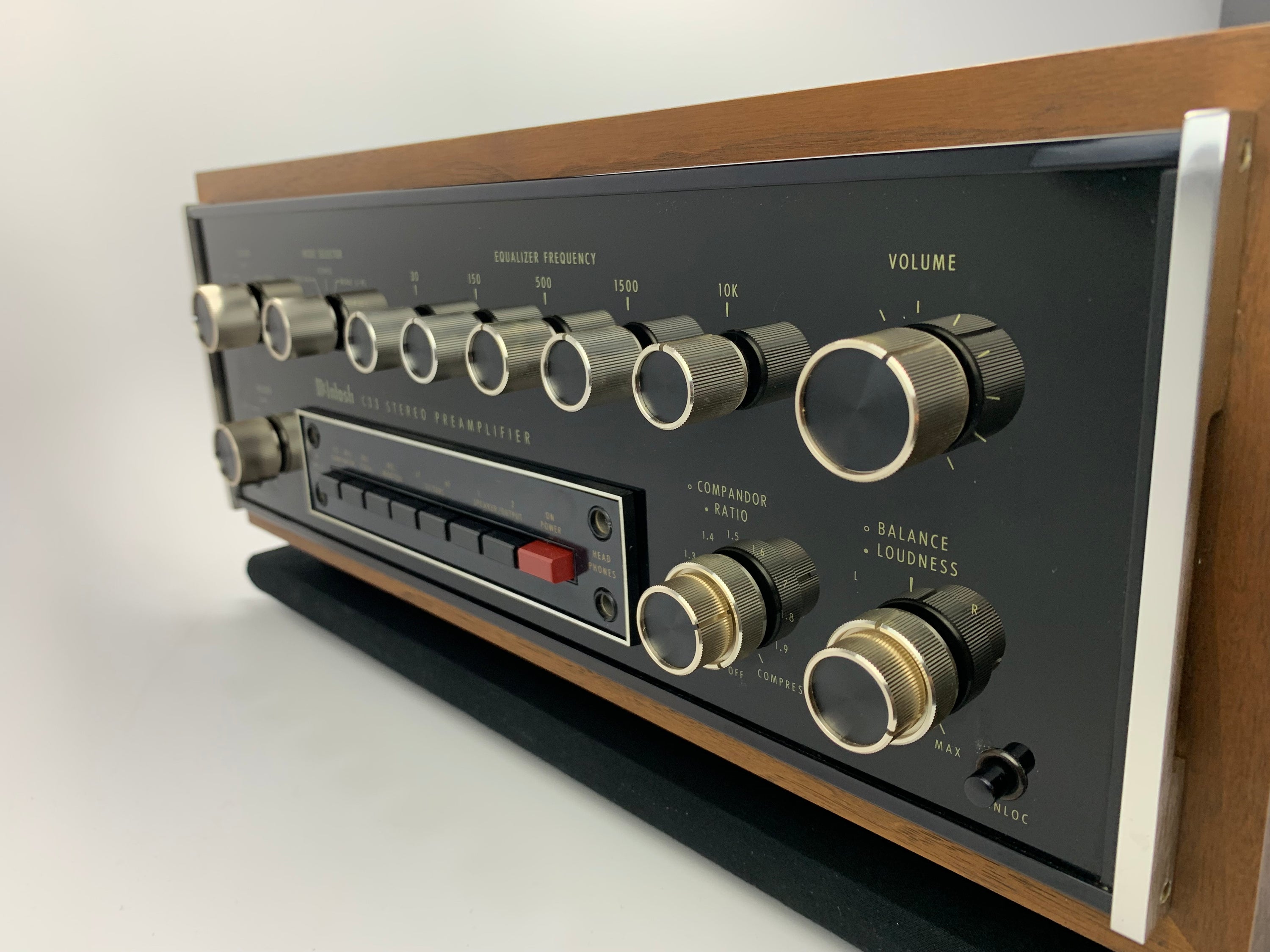 MCINTOSH C33 PREAMP