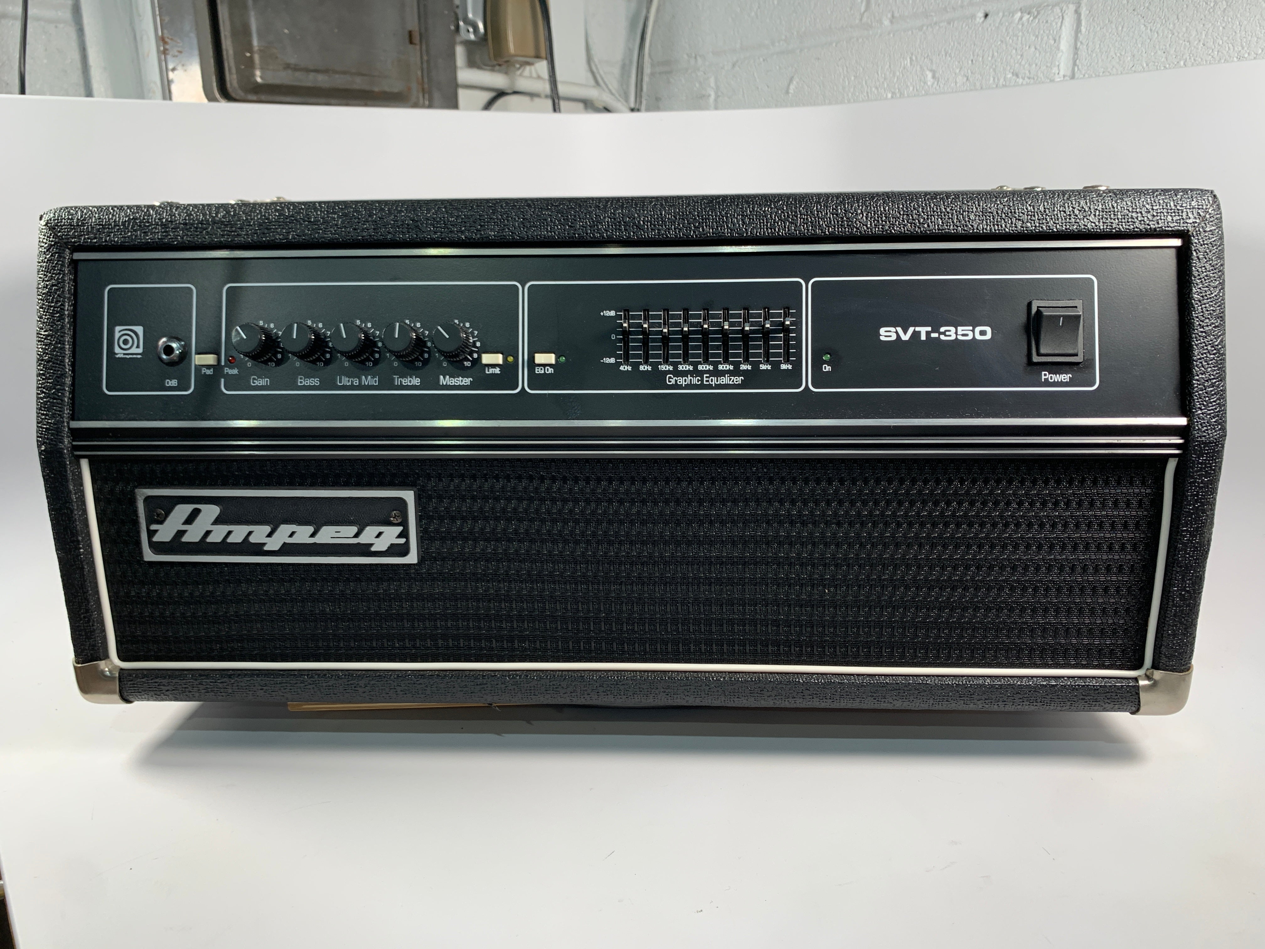 Ampeg SVT-350H Classic Series 350-Watt MOSFET Bass Amp Head – Record Mart  HiFi