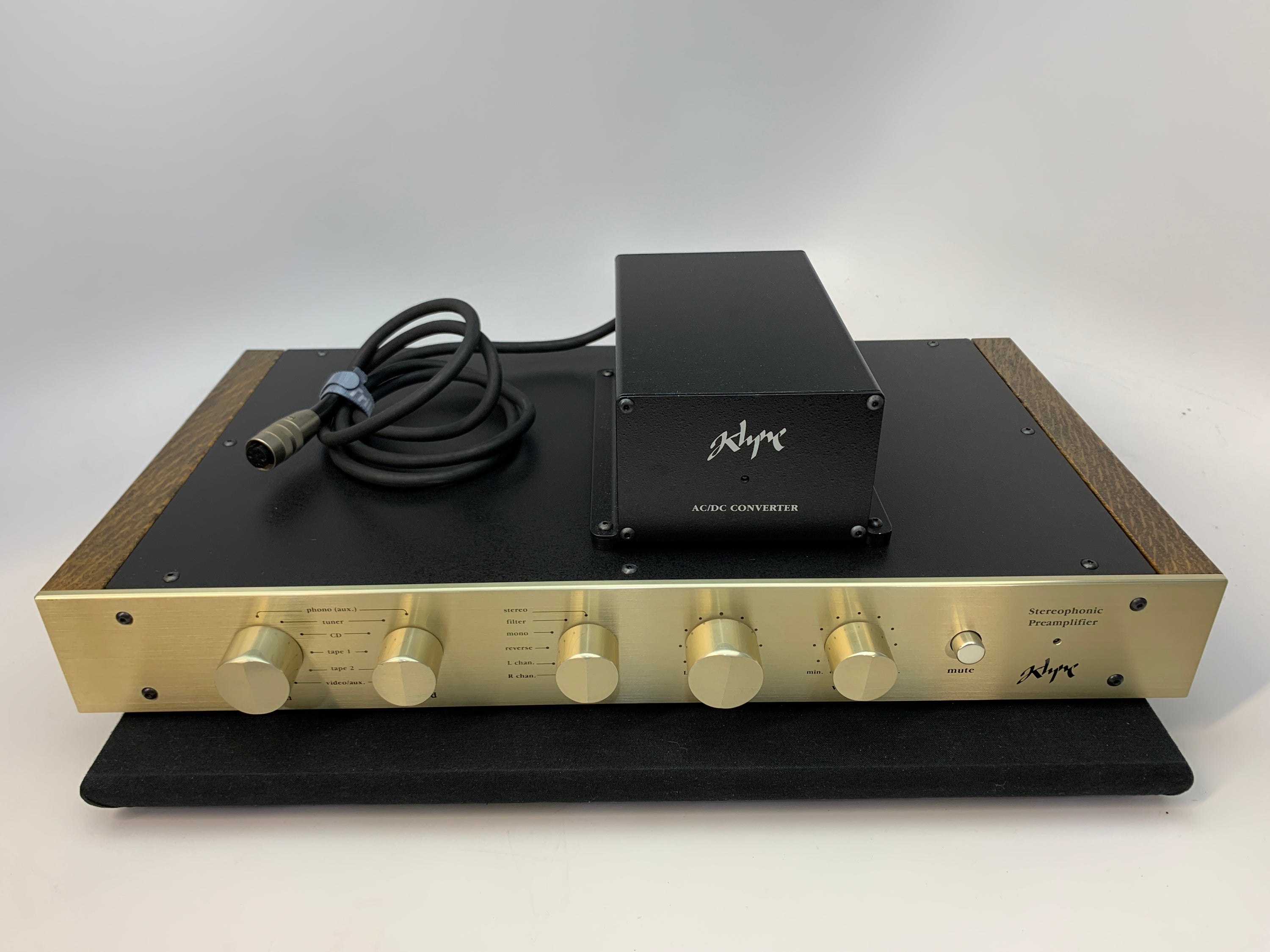 KLYNE AUDIO ARTS 6LX PREAMP W/PHONO & XPS REMOTE POWER SUPPLY