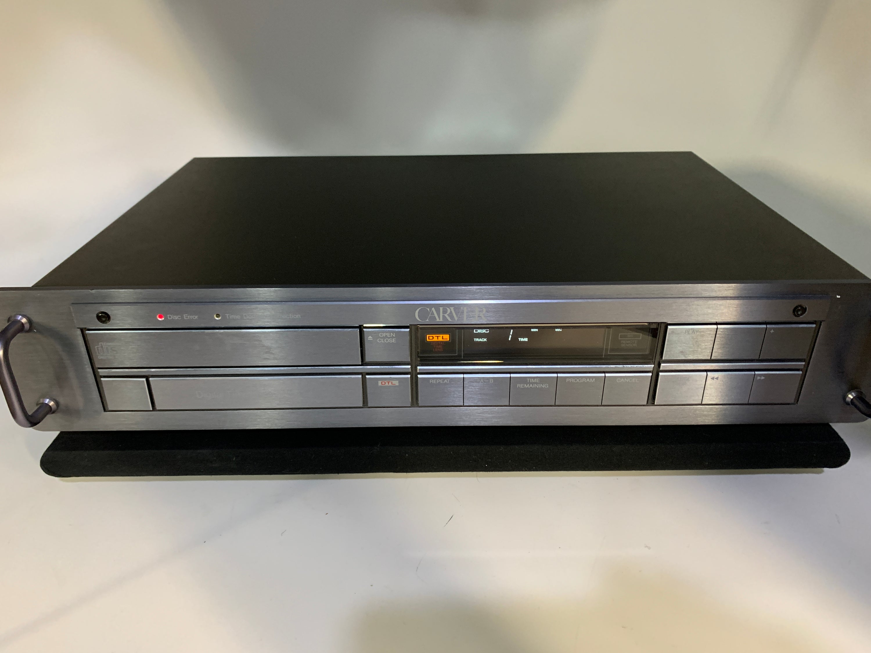 CARVER  DTL-200MK2 CD PLAYER