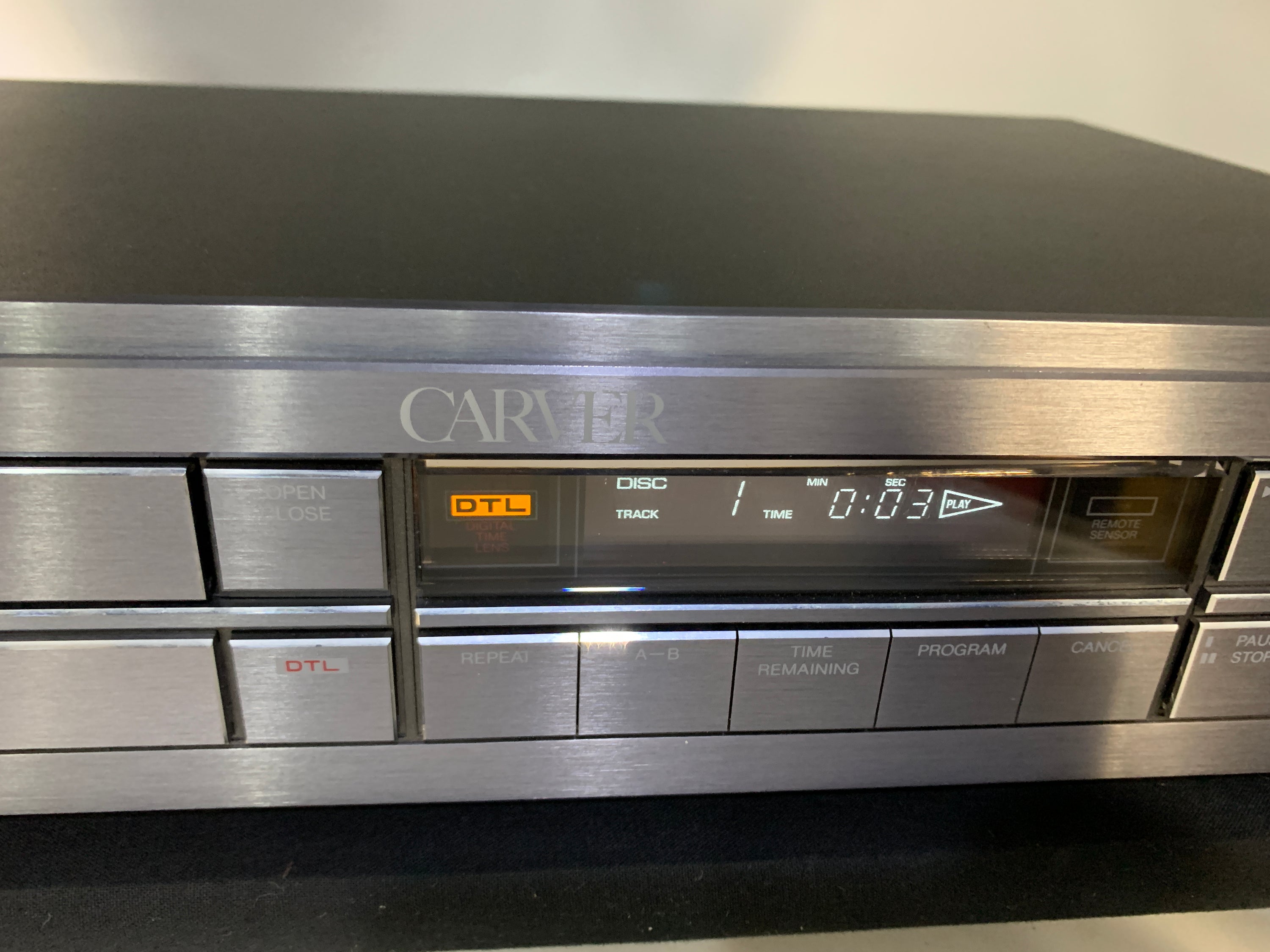 CARVER  DTL-200MK2 CD PLAYER