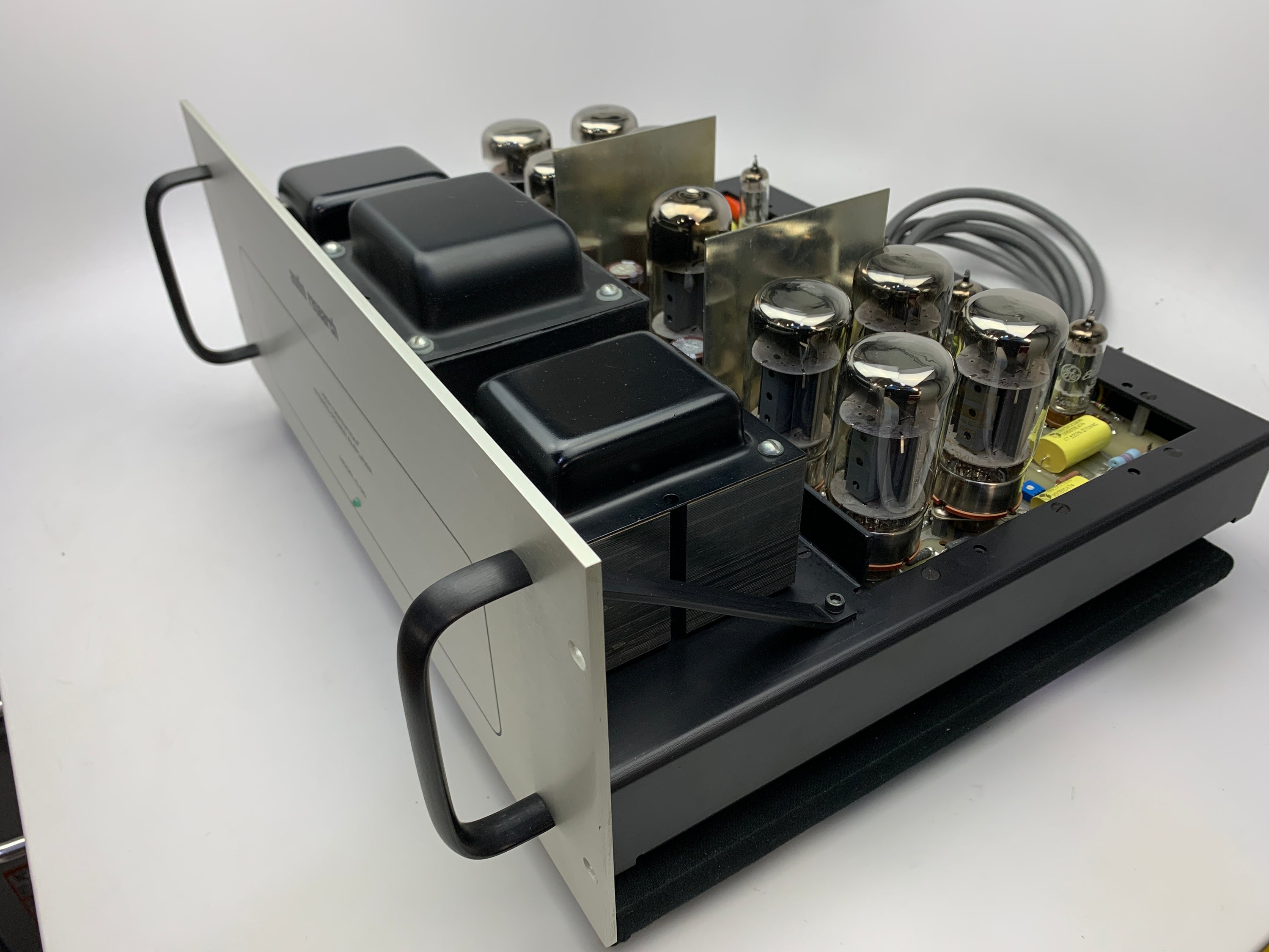 AUDIO RESEARCH D90 STEREO TUBE AMP