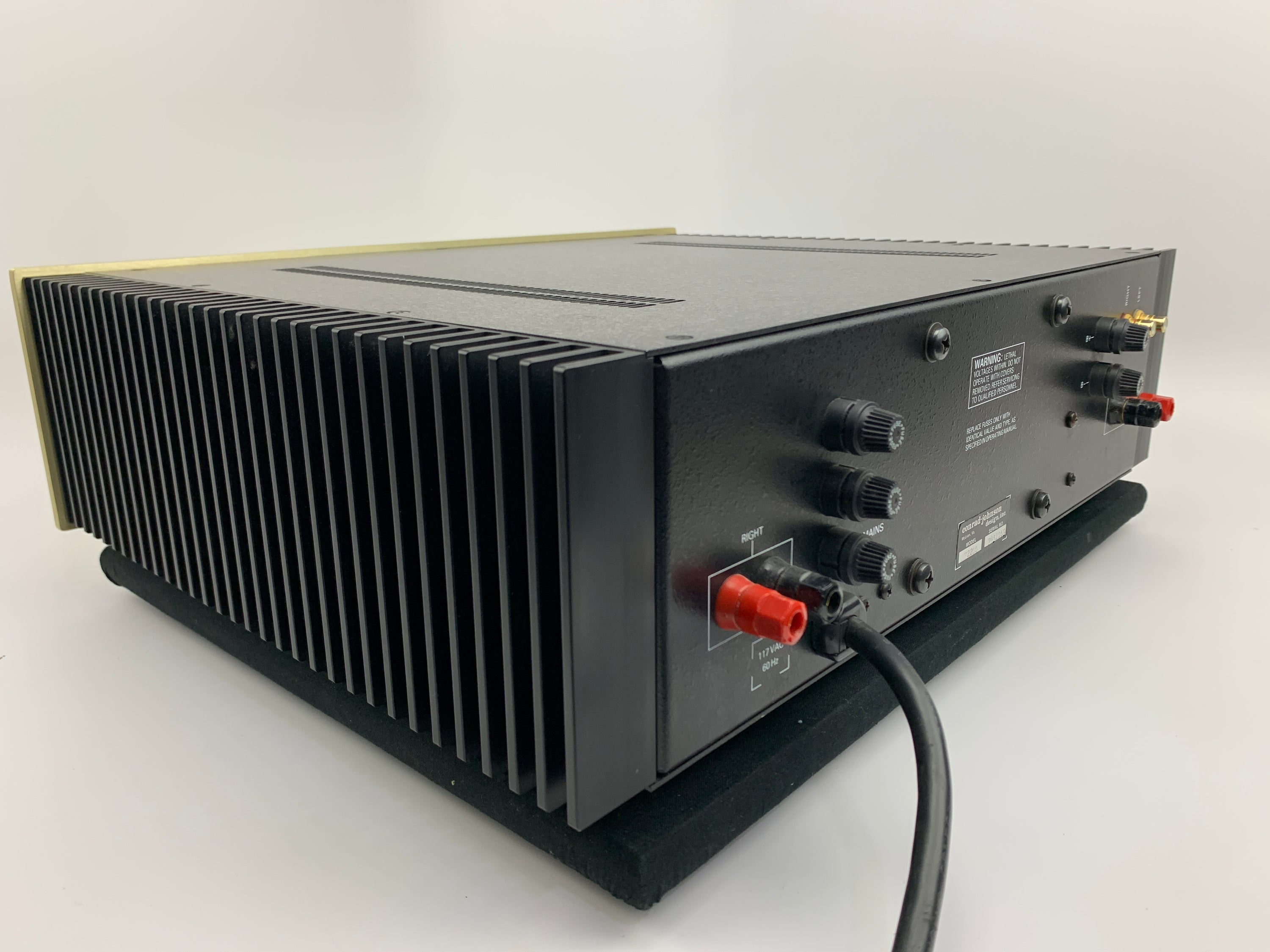 Conrad Johnson MF 2200 Amplifier SOLD OUT