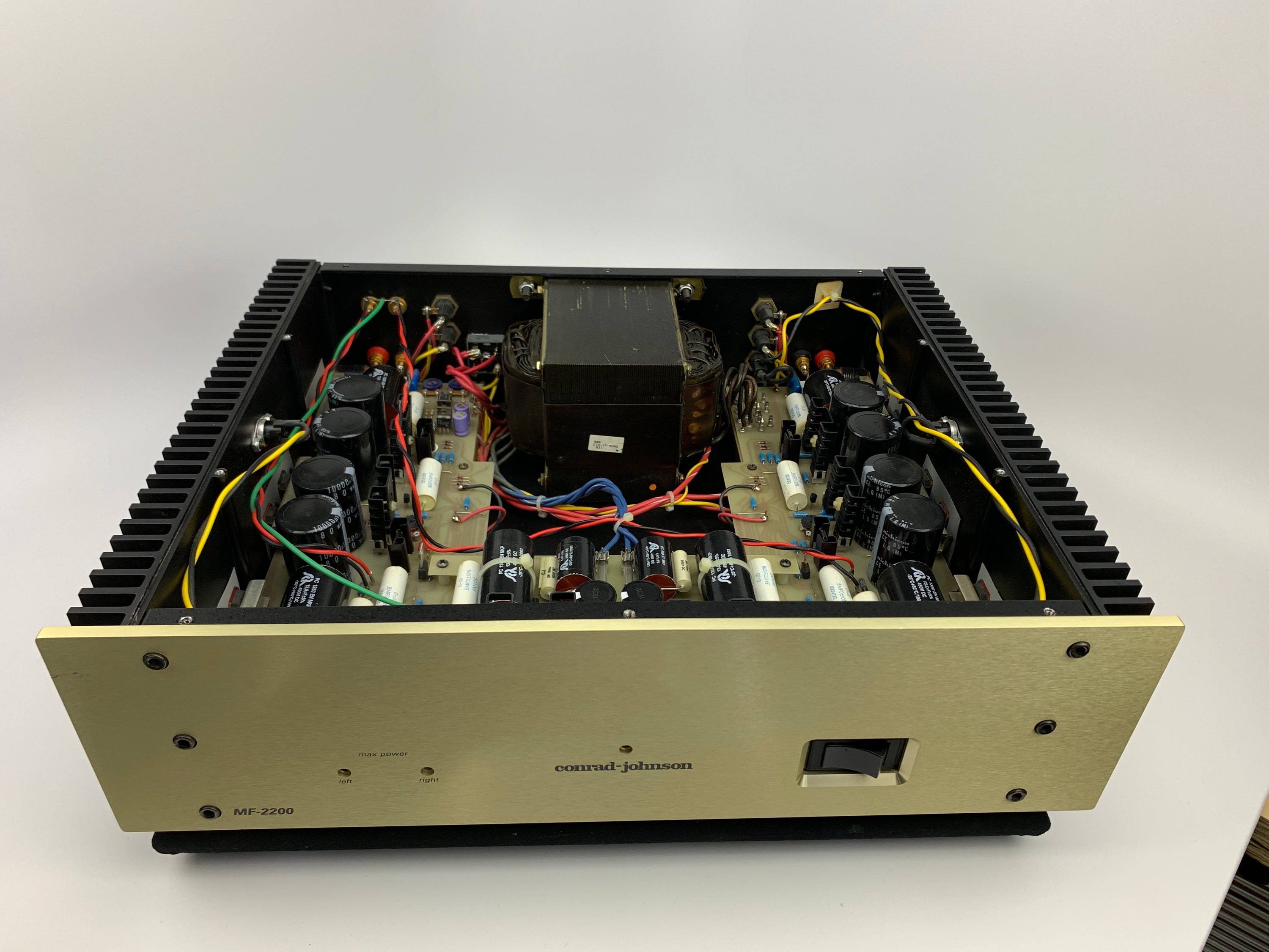 Conrad Johnson MF 2200 Amplifier SOLD OUT