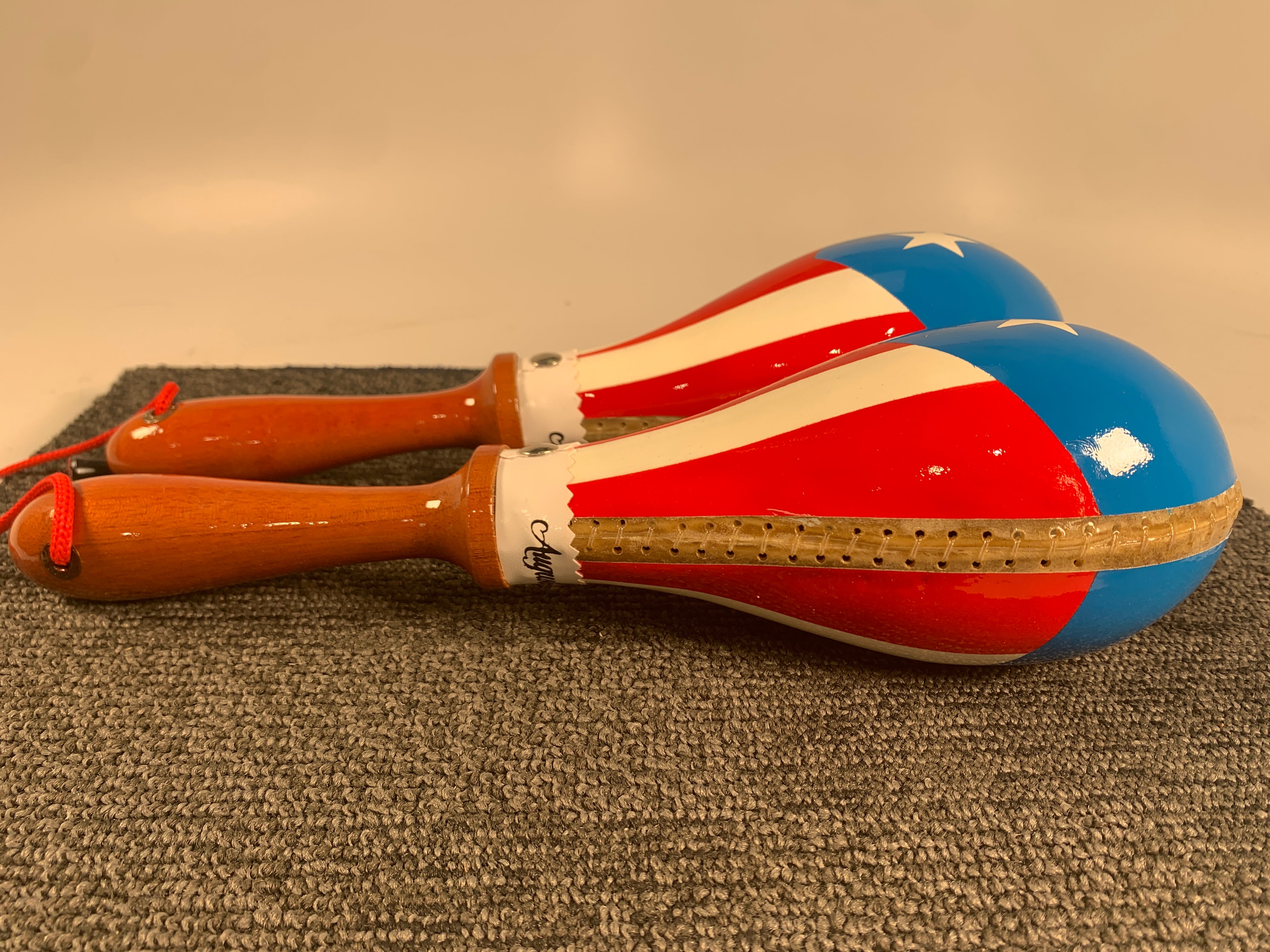 Maracas Leather Professional Puerto Rican Flag w/bag – Record Mart