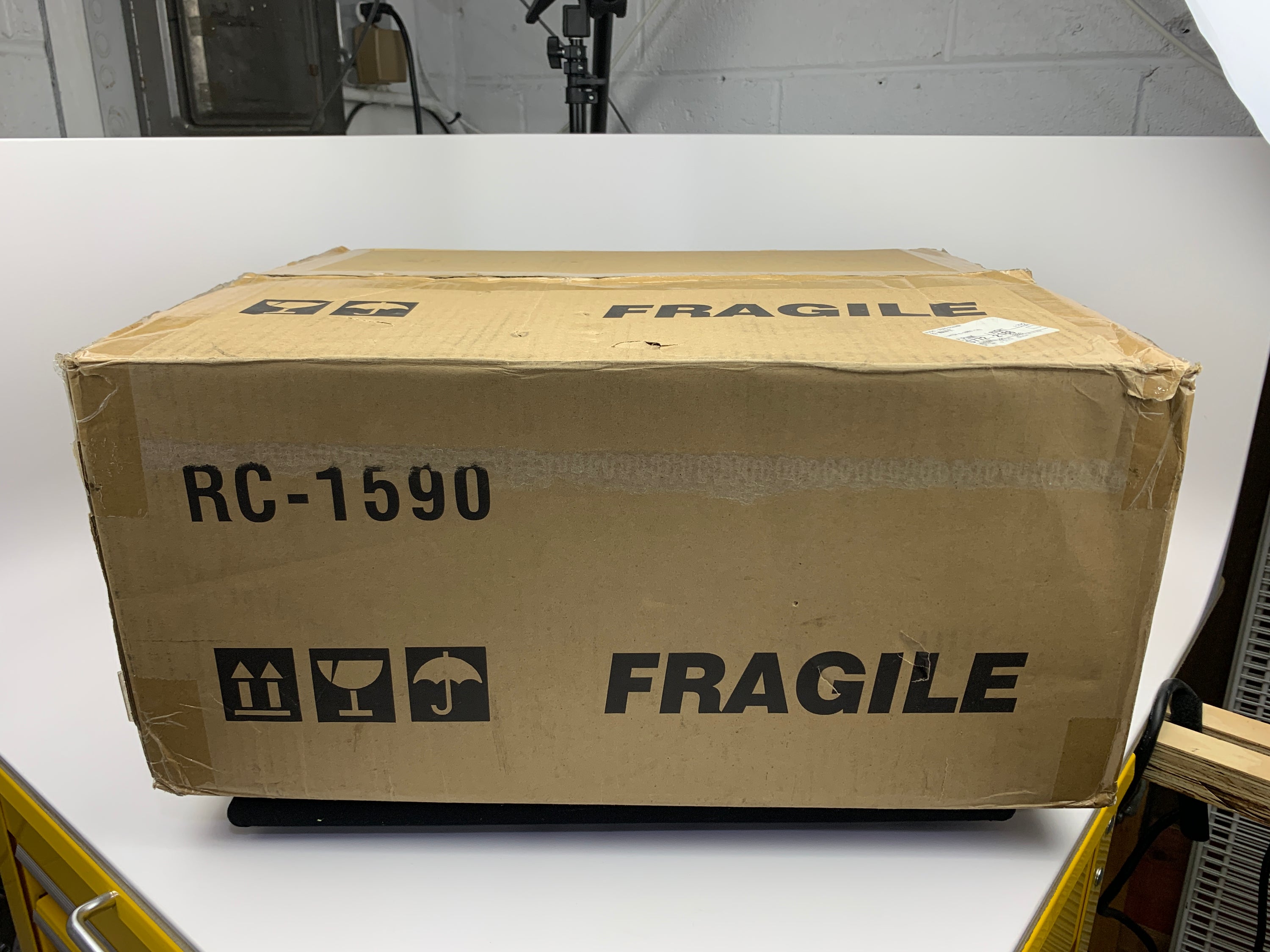 ROTEL RC-1590 STEREO PREAMPLIFIER W/PHONO PREAMP BLACK