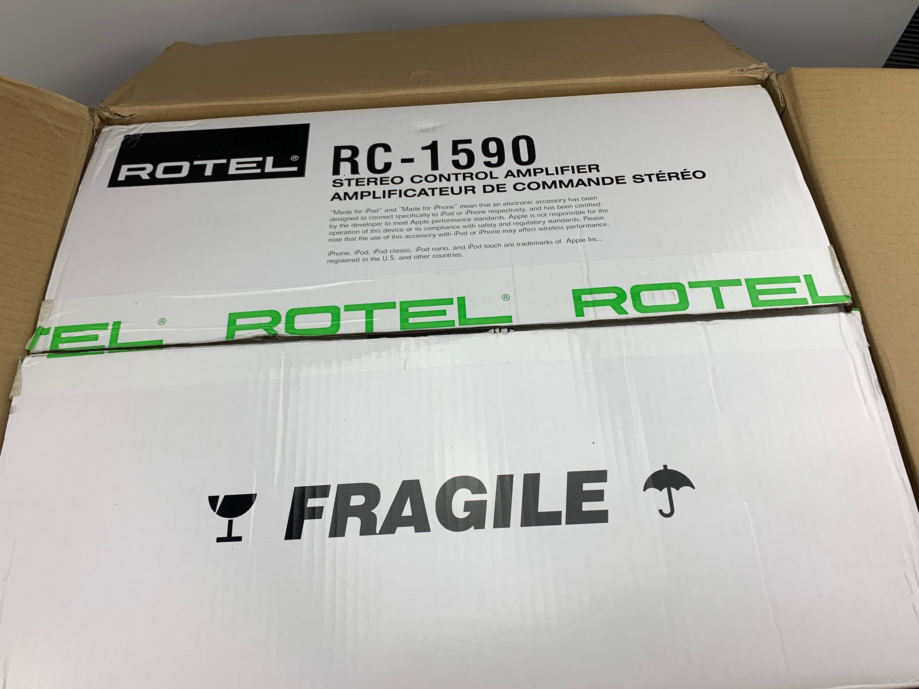 ROTEL RC-1590 STEREO PREAMPLIFIER W/PHONO PREAMP BLACK