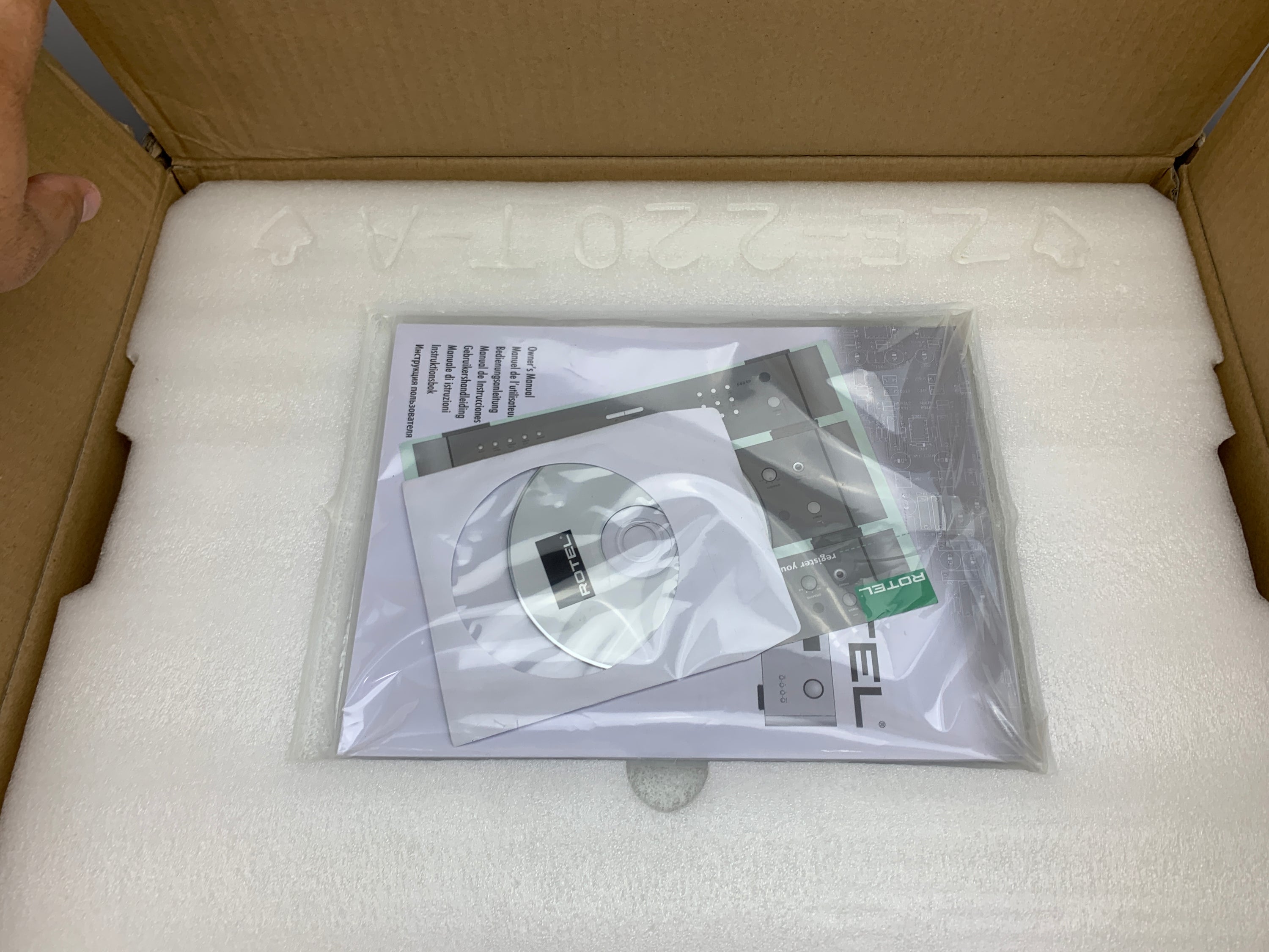 ROTEL RC-1590 STEREO PREAMPLIFIER W/PHONO PREAMP BLACK