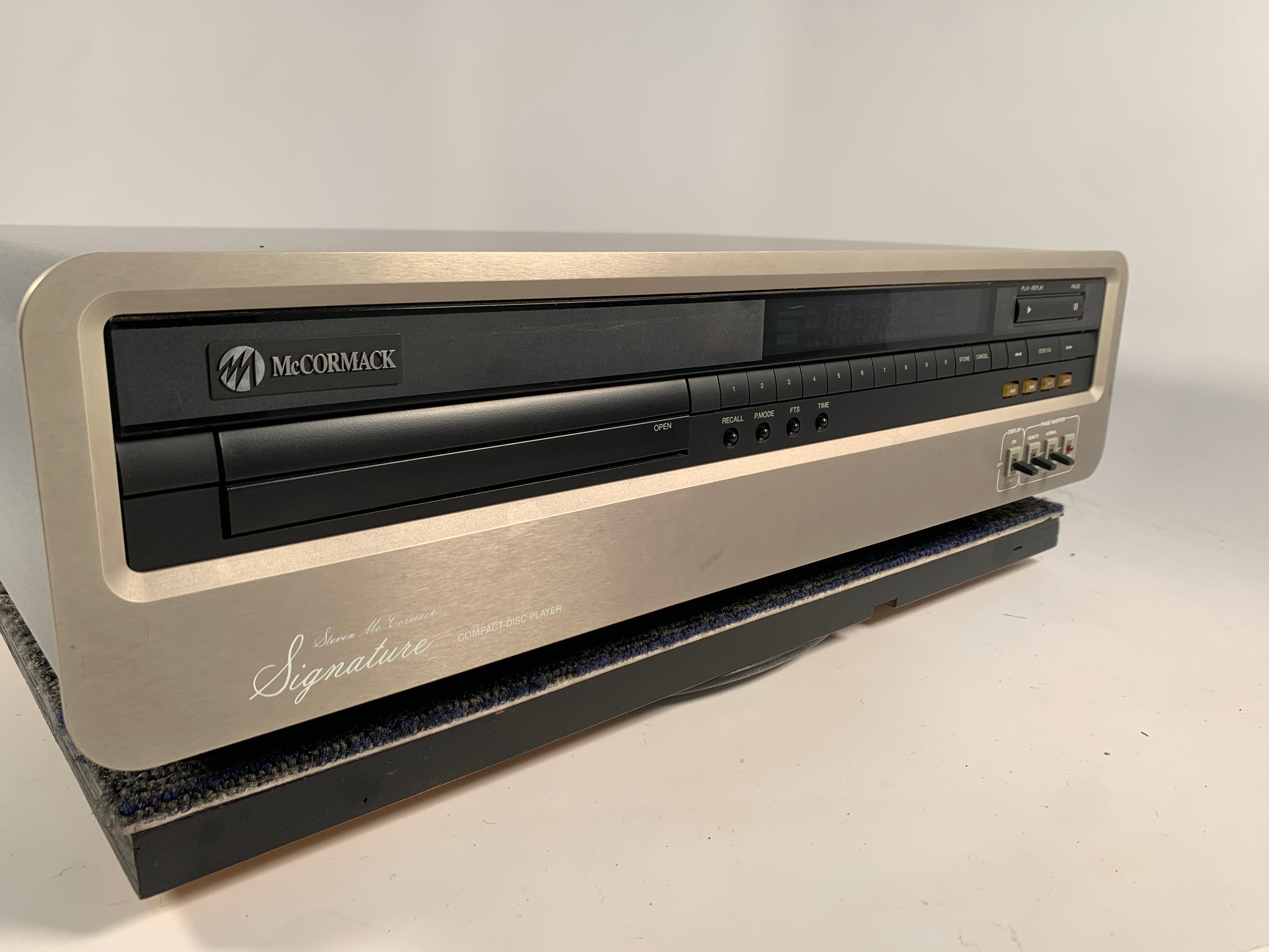 McCormick Mod Squad Signature CD Player for Part/Repair – Record