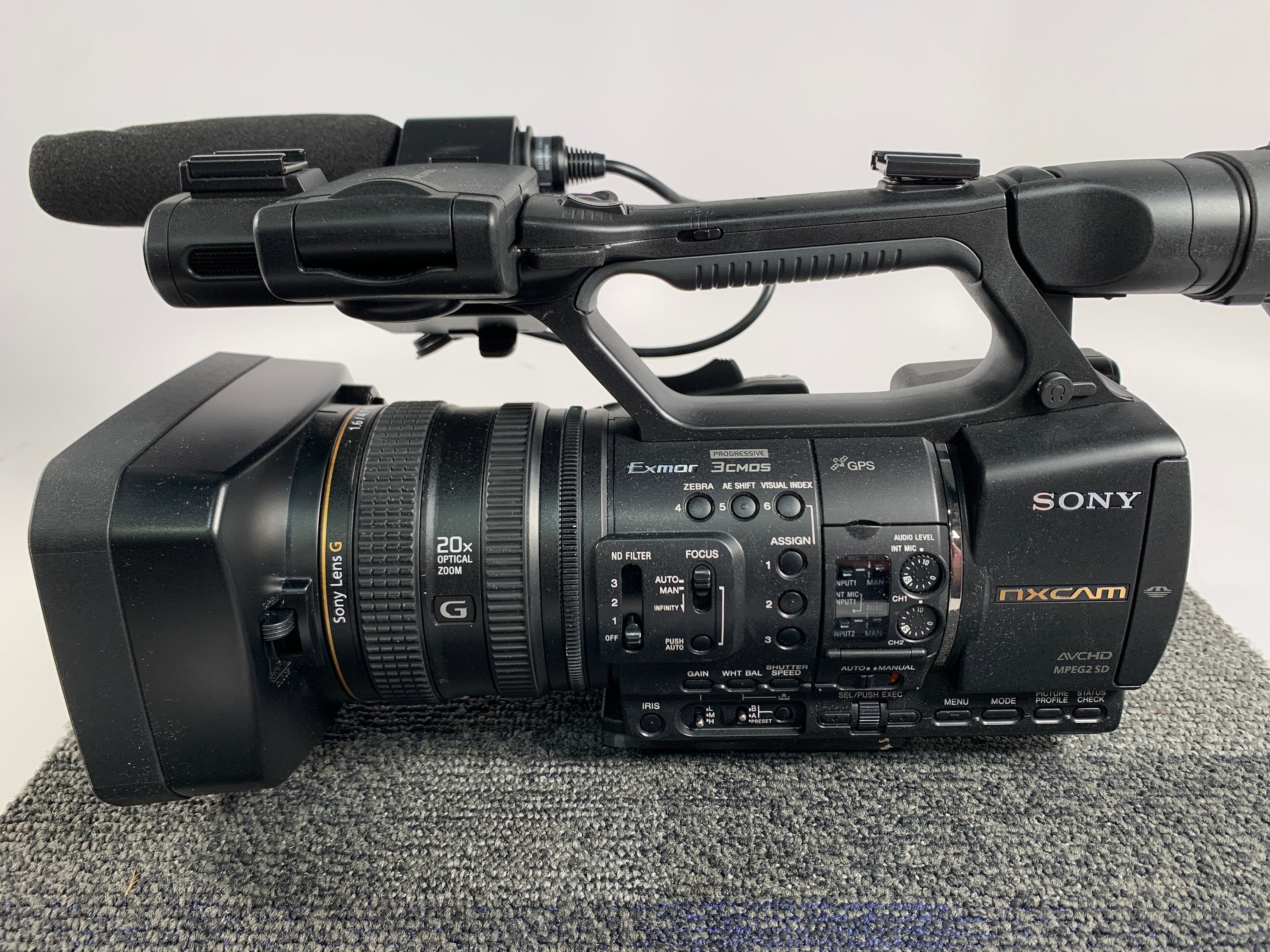 Sony HXR-NX5U AVCHD Professional Camcorder 5X10 Hrs