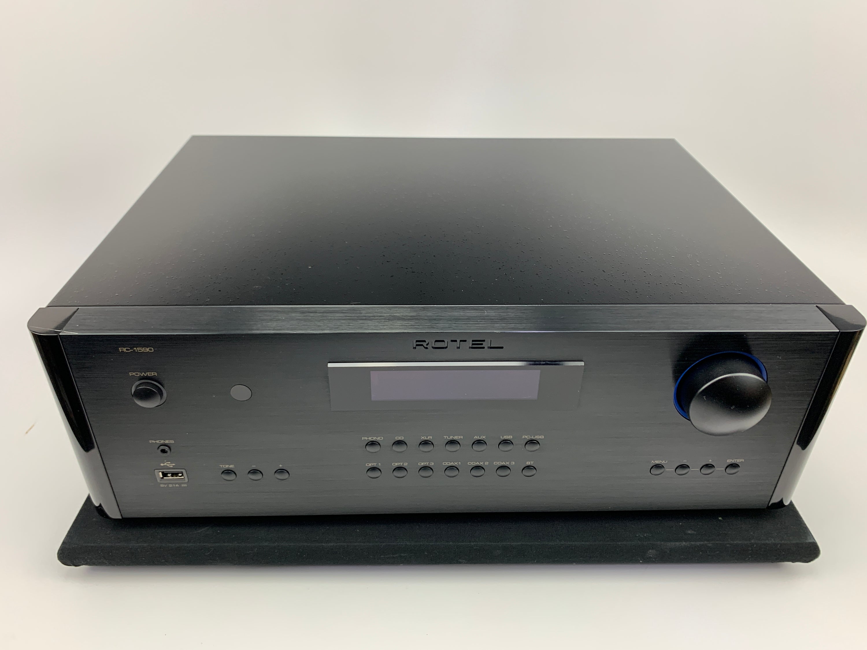 ROTEL RC-1590 STEREO PREAMPLIFIER W/PHONO PREAMP BLACK