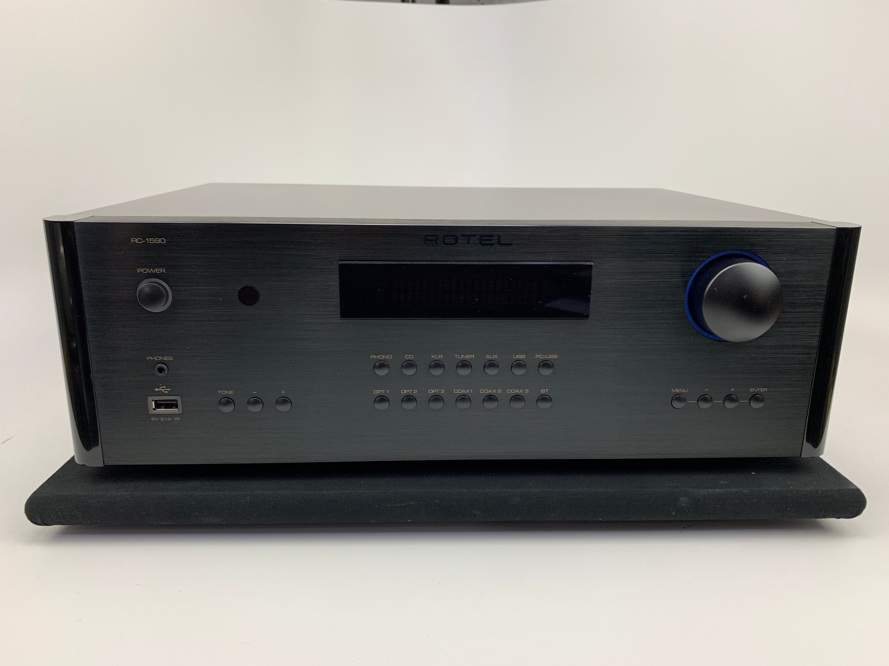 ROTEL RC-1590 STEREO PREAMPLIFIER W/PHONO PREAMP BLACK