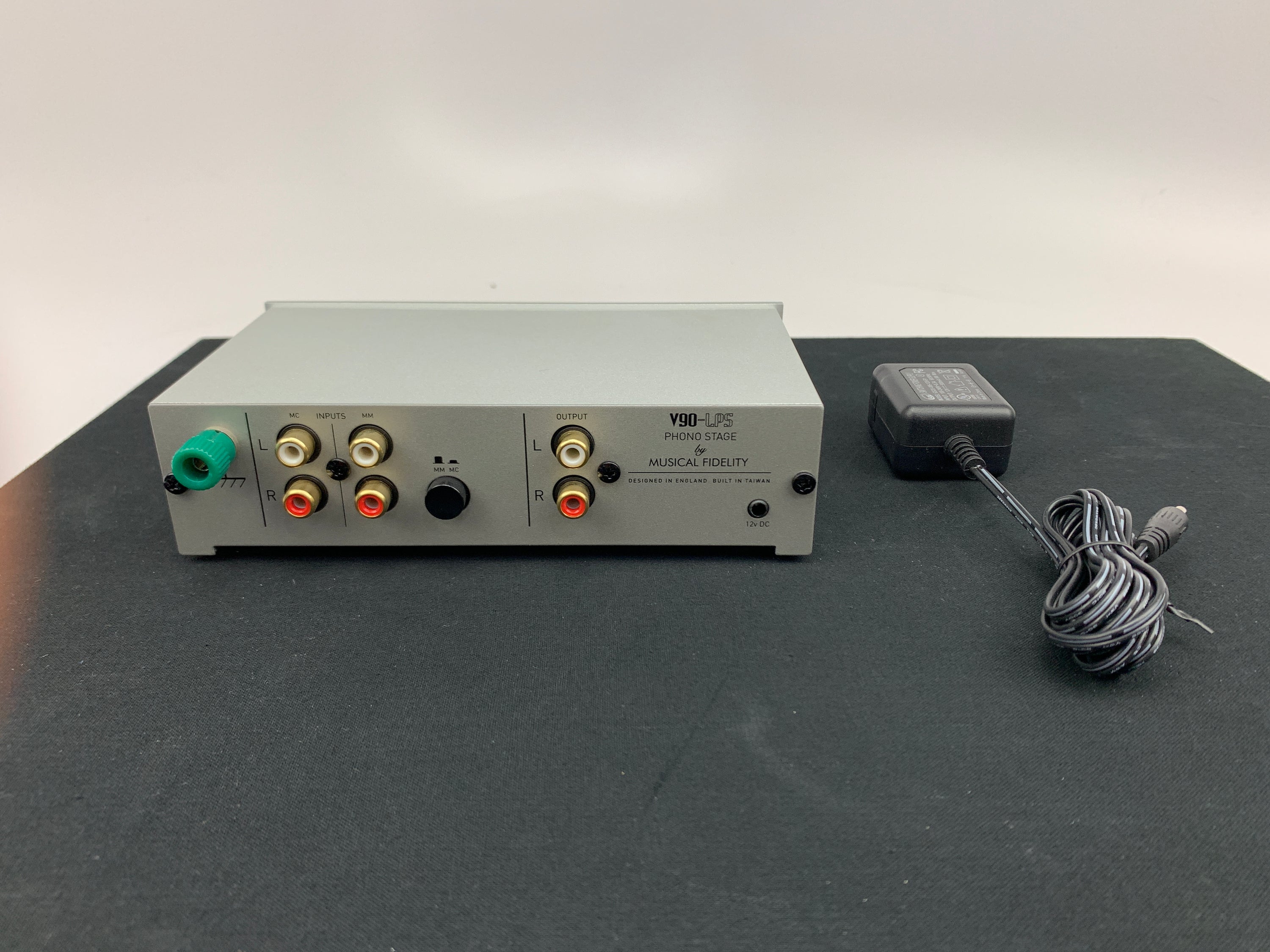 MUSICAL FIDELITY V90 LPS PREAMP