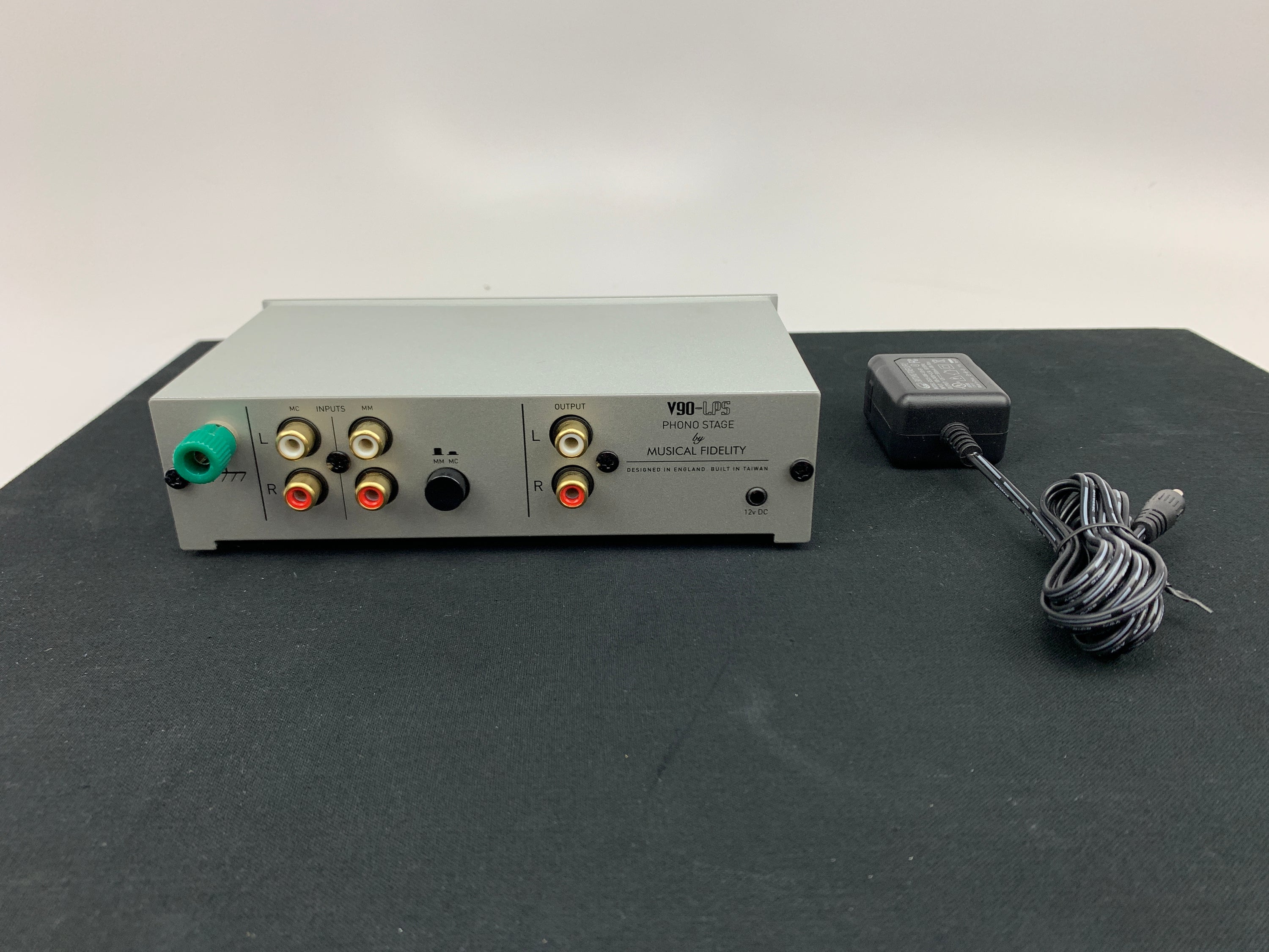 MUSICAL FIDELITY V90 LPS PREAMP