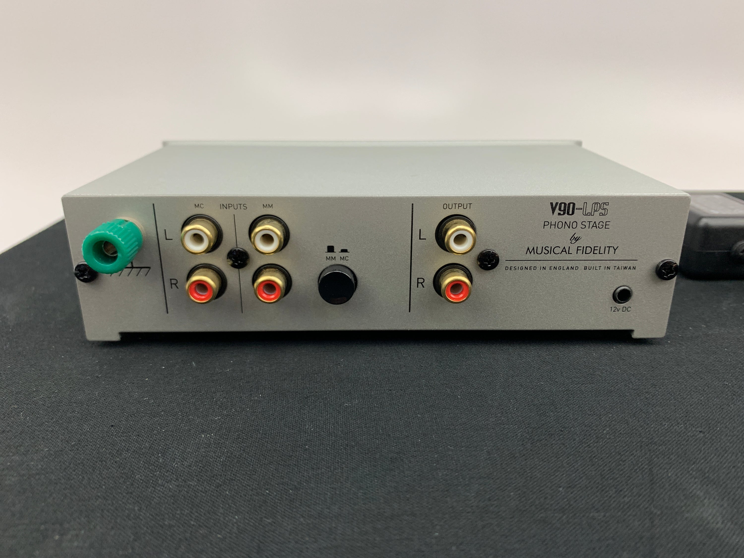 MUSICAL FIDELITY V90 LPS PREAMP