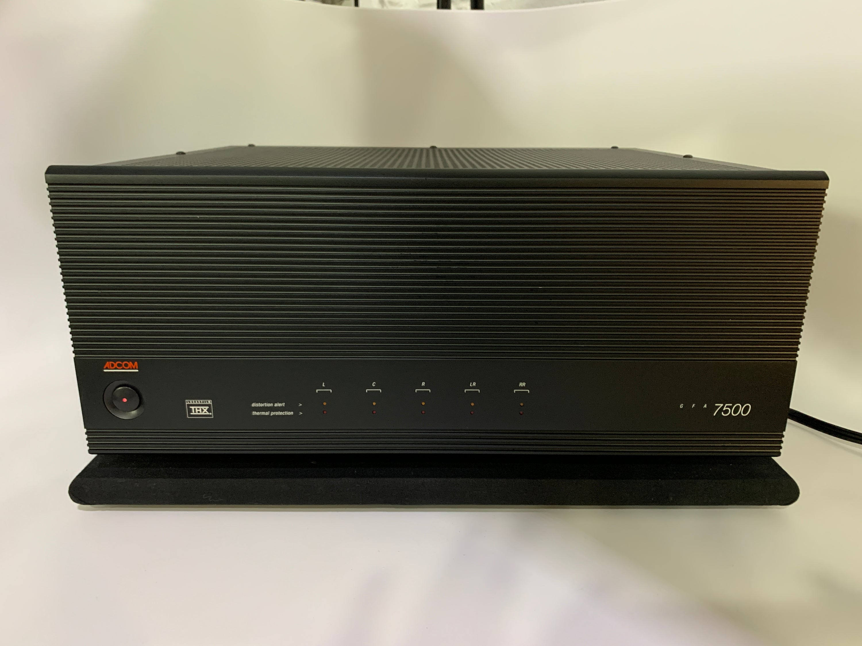 ADCOM GFA-7500 5 CHANNEL AMPLIFIER