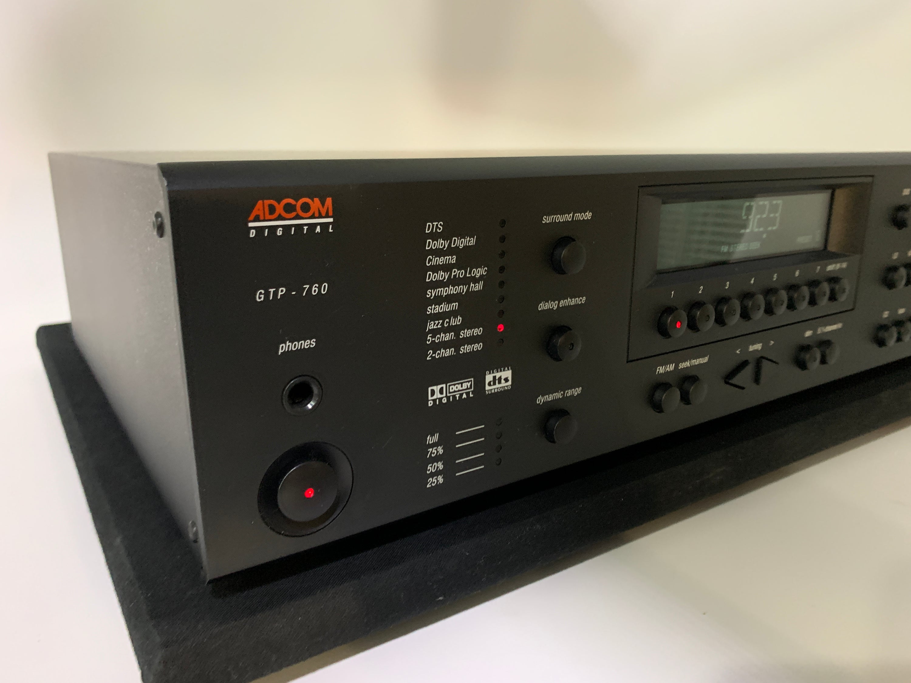 ADCOM GTP-760 5 CHANNEL TUNER PREAMPLIFIER