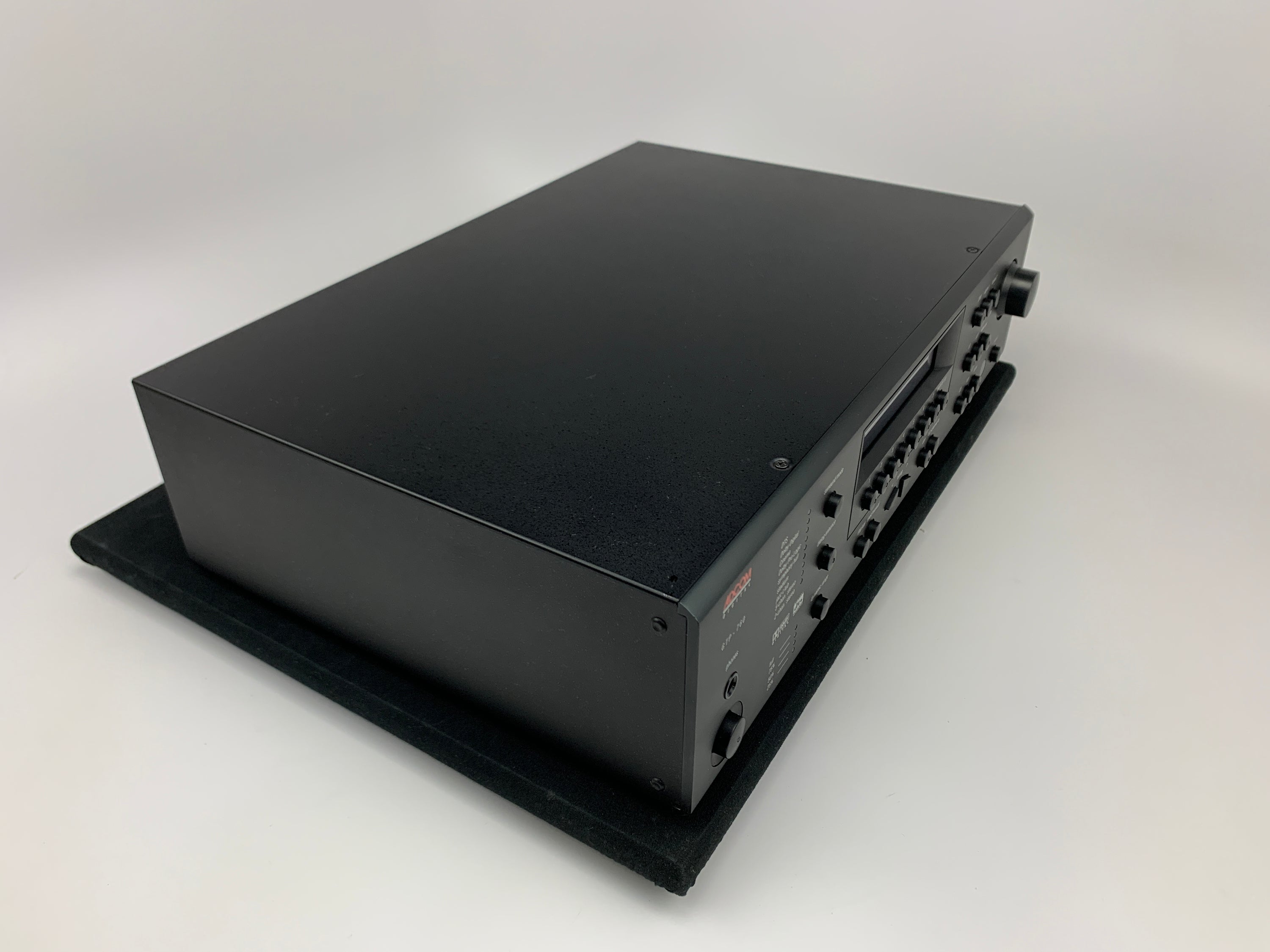 ADCOM GTP-760 5 CHANNEL TUNER PREAMPLIFIER