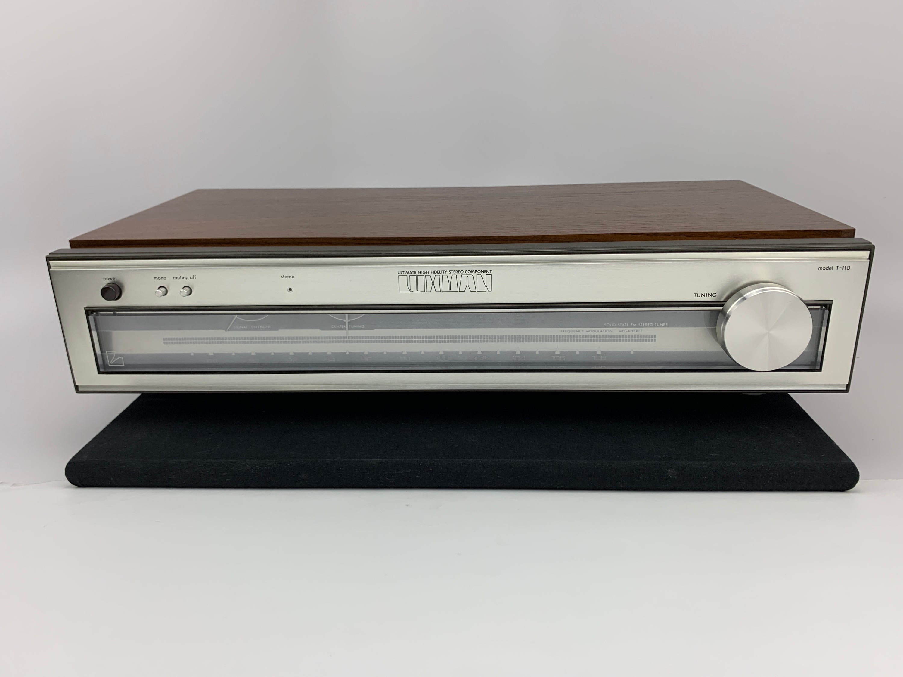 LUXMAN T-110 FM TUNER