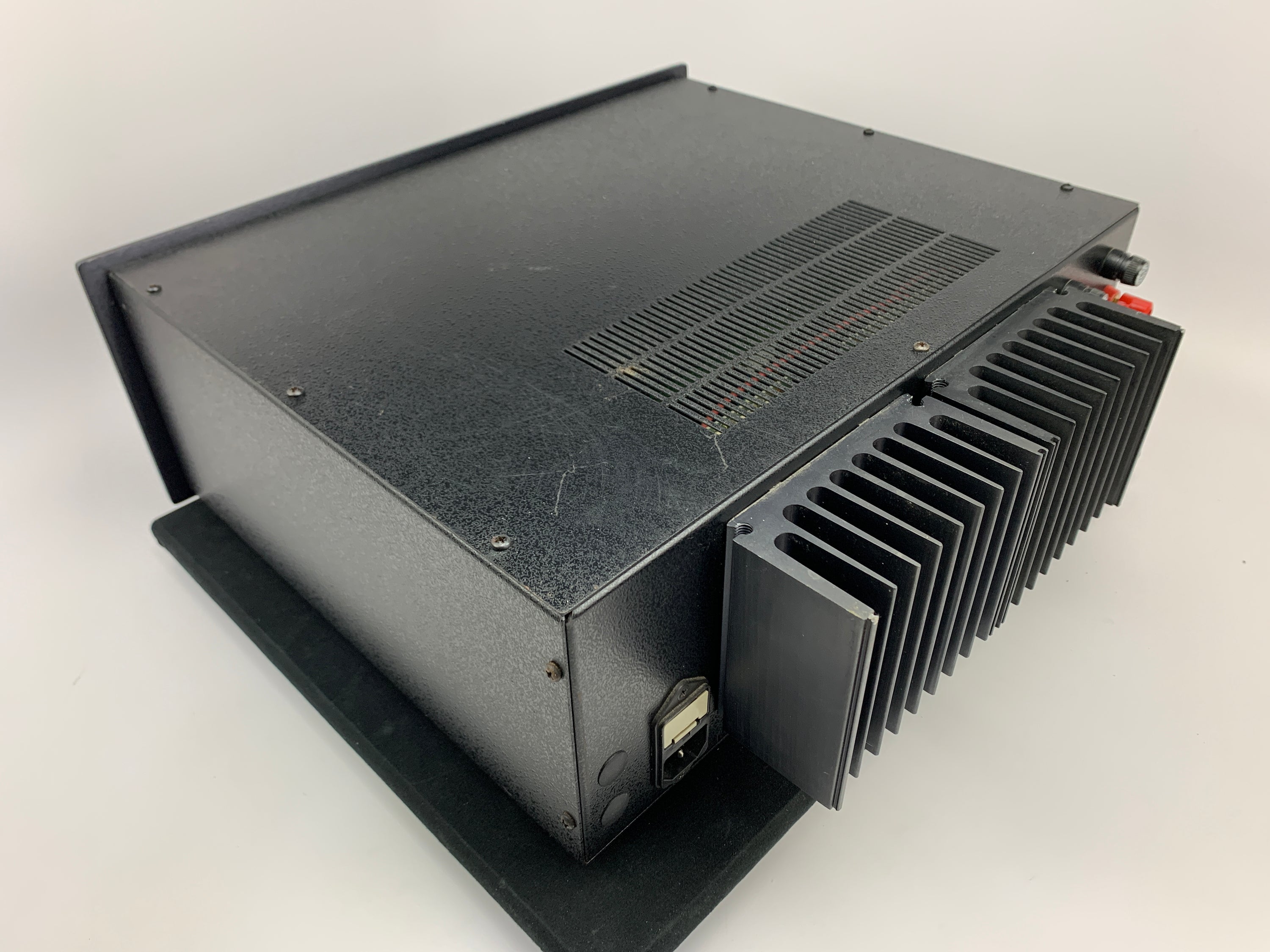 B&K ST-202 AMPLIFIER