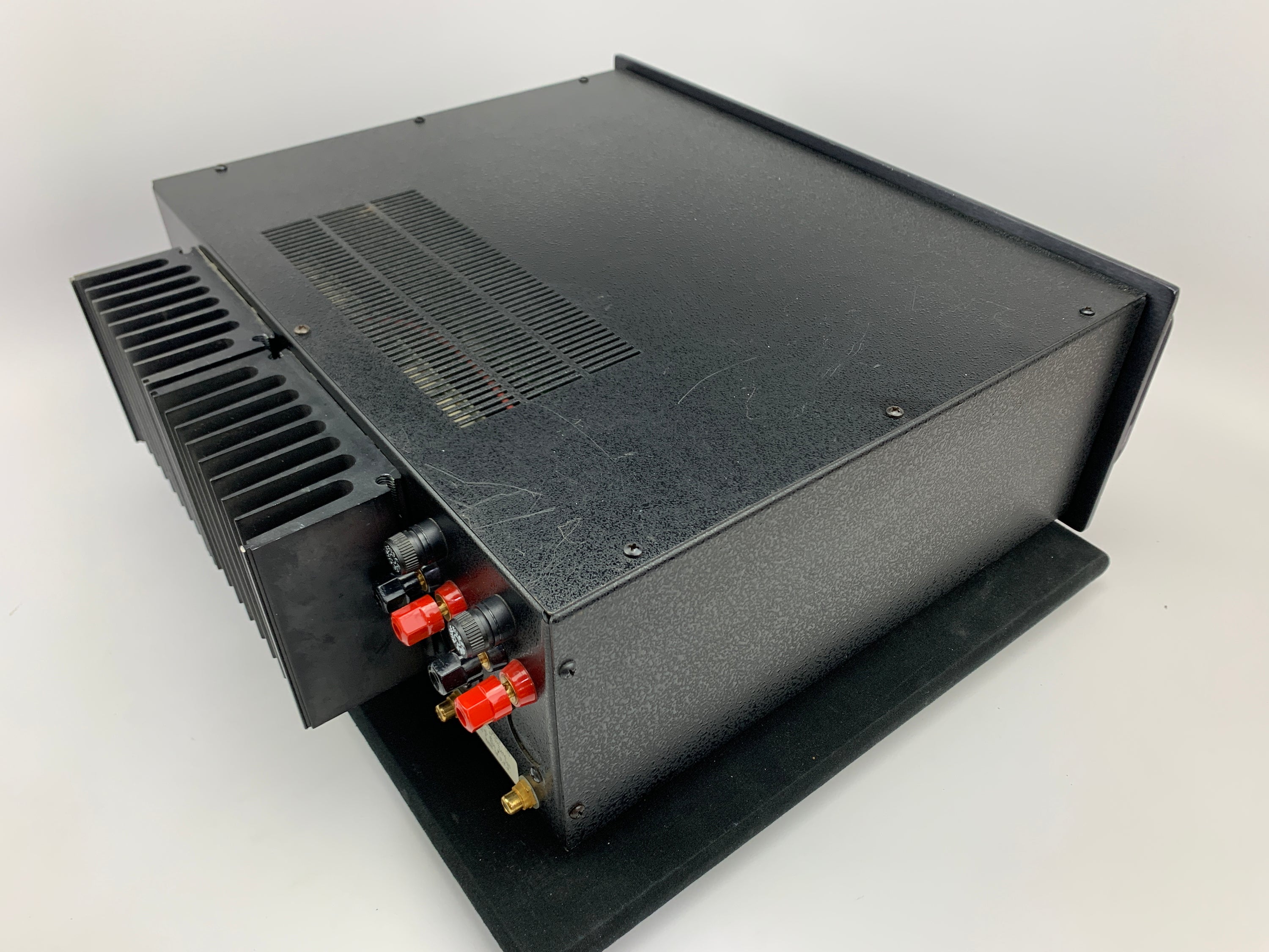 B&K ST-202 AMPLIFIER