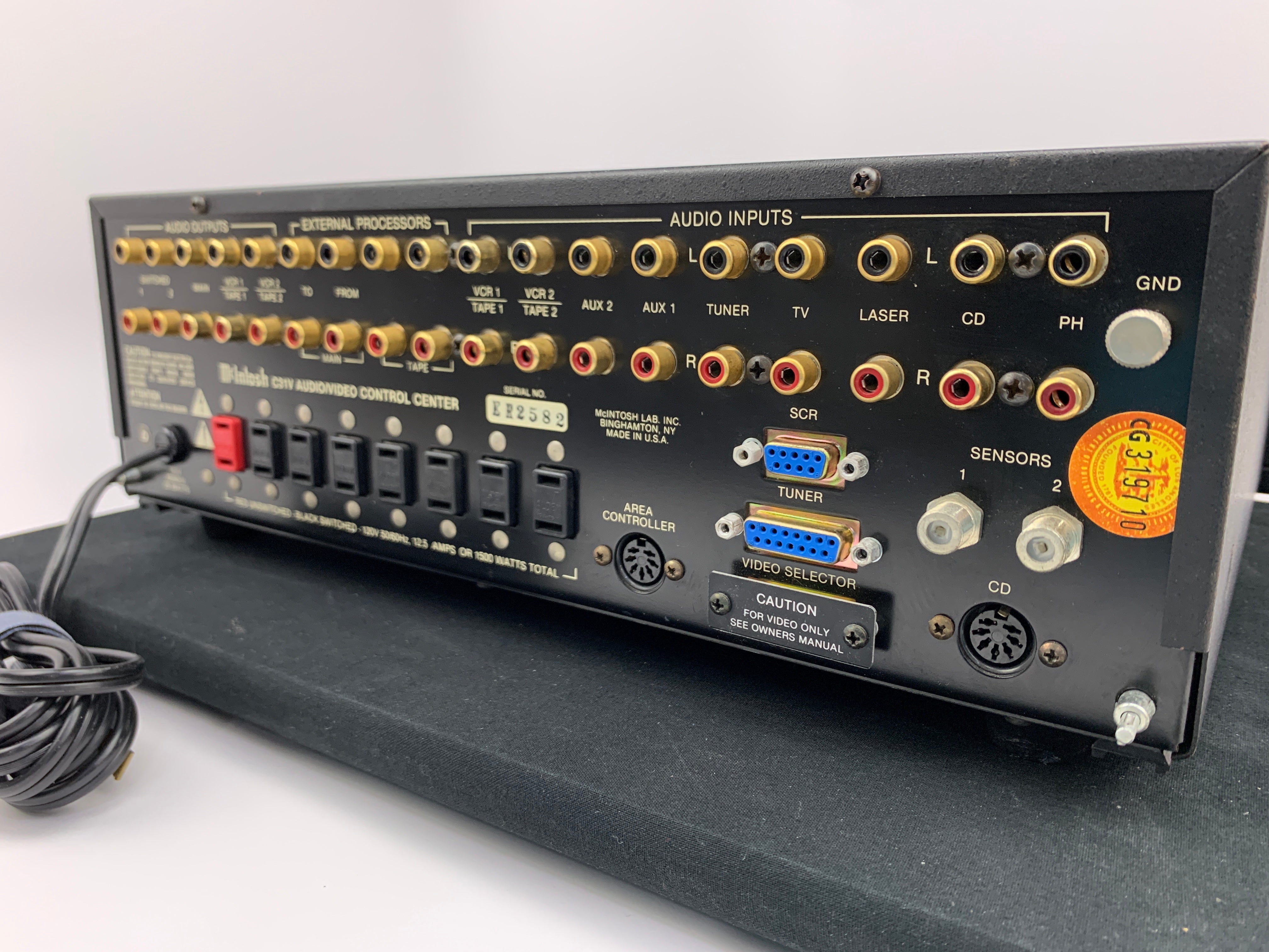 MCINTOSH C31V AUDIO/VIDEO CONTROL CENTER W/REMOTE CONTROL – Record