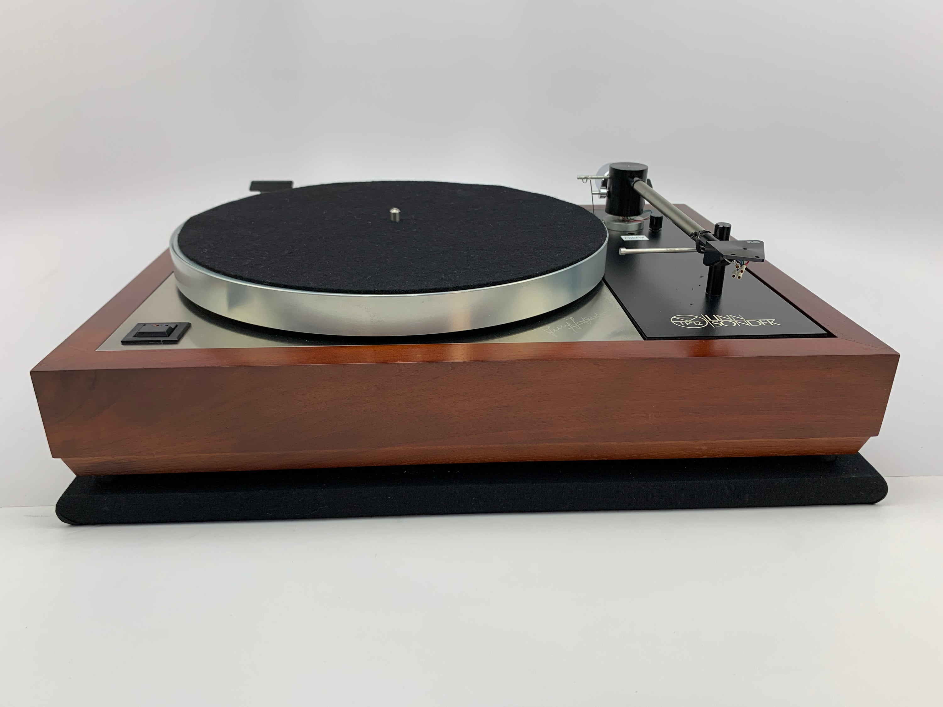 LINN SONDEK LP12 25TH ANNIVERSARY EDITION W/NAIM AUDIO PREFIX PREAMP & NAIM ARO UNI PIVOT TONEARM AND HERCULES POWER SUPPLY