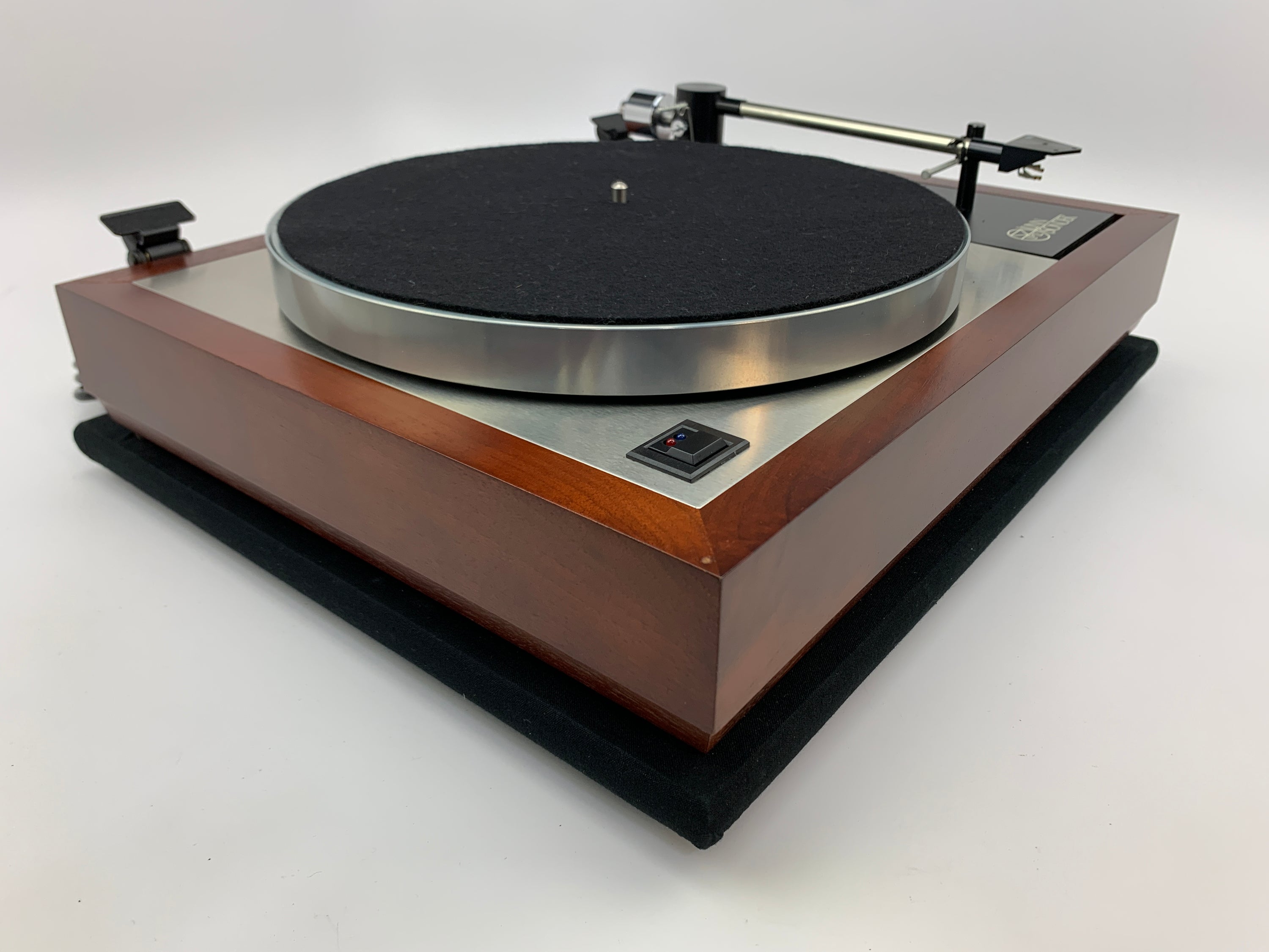 LINN SONDEK LP12 25TH ANNIVERSARY EDITION W/NAIM AUDIO PREFIX PREAMP & NAIM ARO UNI PIVOT TONEARM AND HERCULES POWER SUPPLY