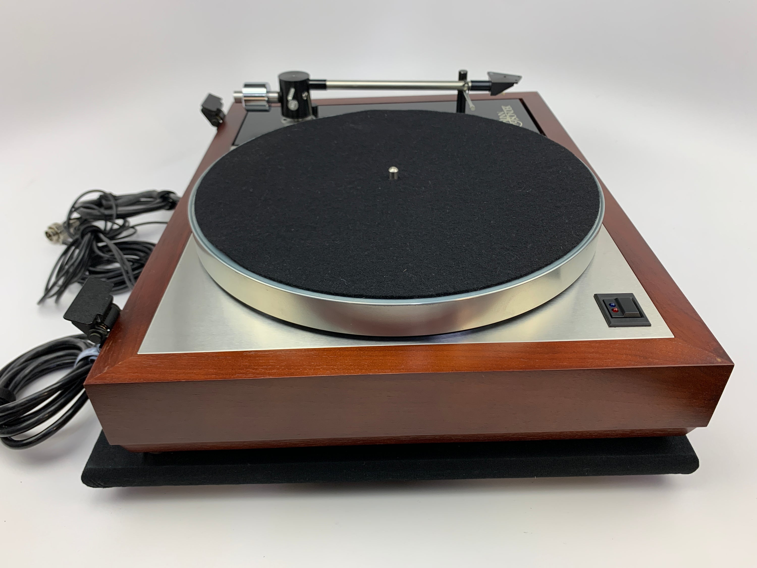 LINN SONDEK LP12 25TH ANNIVERSARY EDITION W/NAIM AUDIO PREFIX PREAMP & NAIM ARO UNI PIVOT TONEARM AND HERCULES POWER SUPPLY