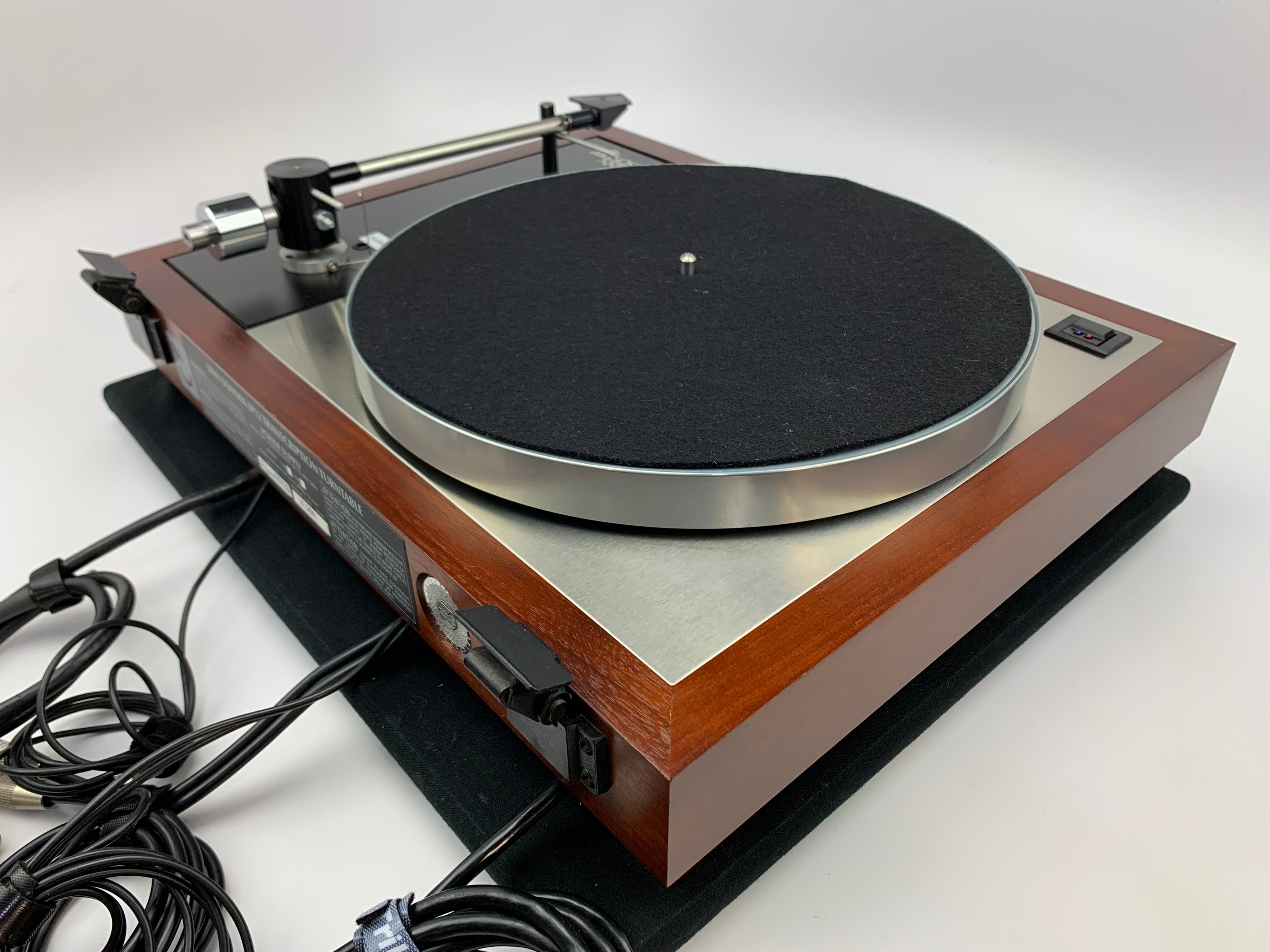 LINN SONDEK LP12 25TH ANNIVERSARY EDITION W/NAIM AUDIO PREFIX PREAMP & NAIM ARO UNI PIVOT TONEARM AND HERCULES POWER SUPPLY