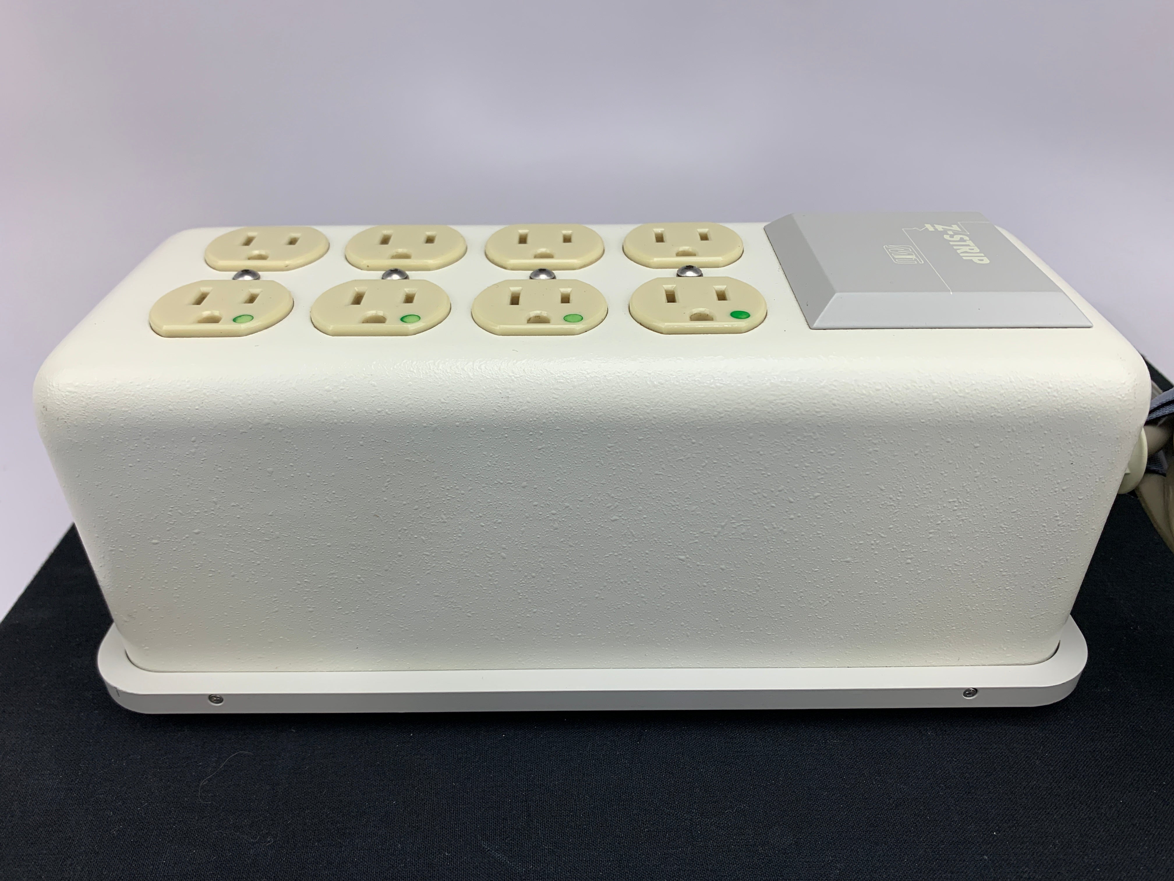 MIT Z-STRIP / POWER STRIP (8-OUTLETS) – Record Mart HiFi