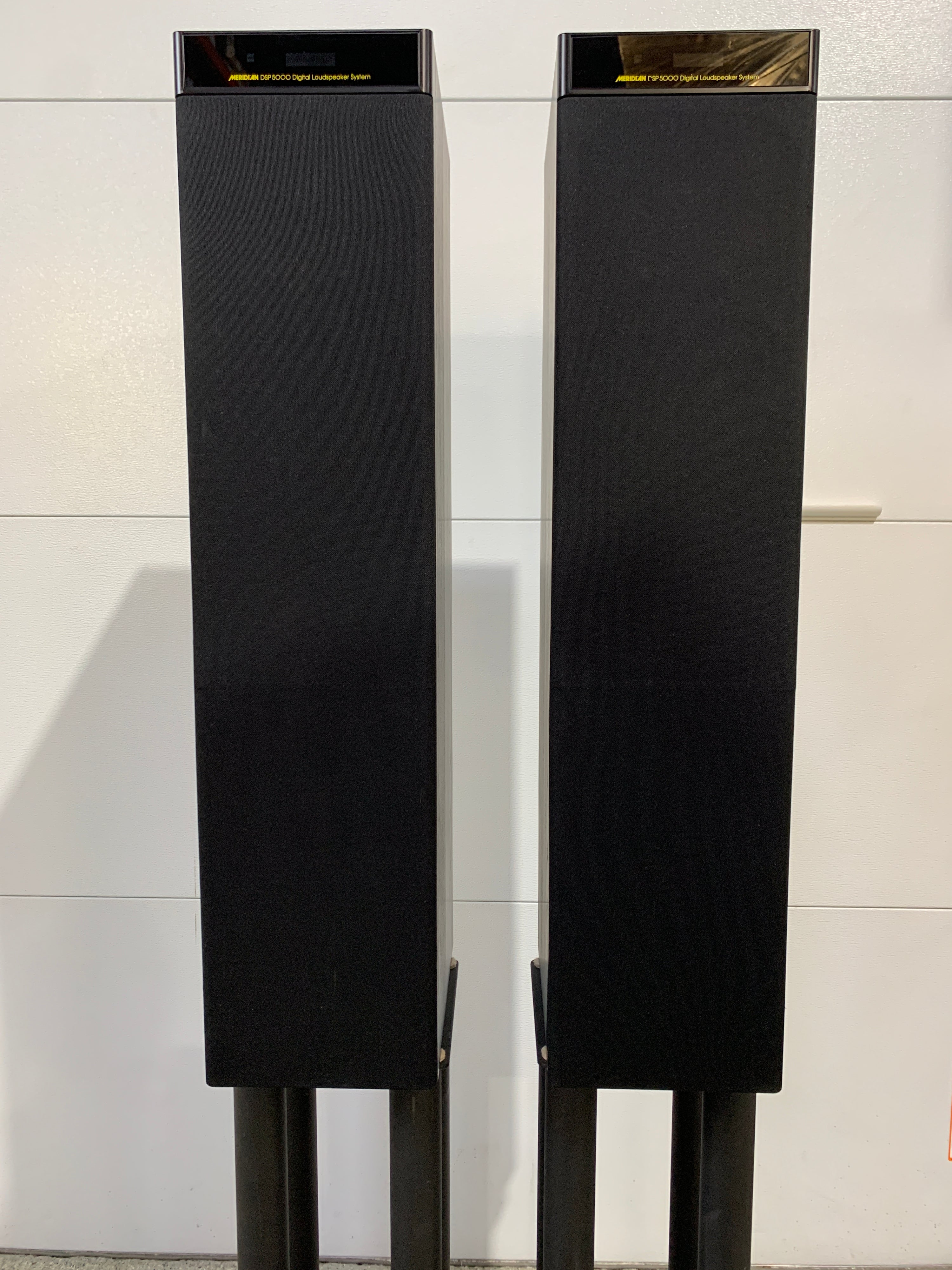 Meridian DSP5000 Active Digital Speakers