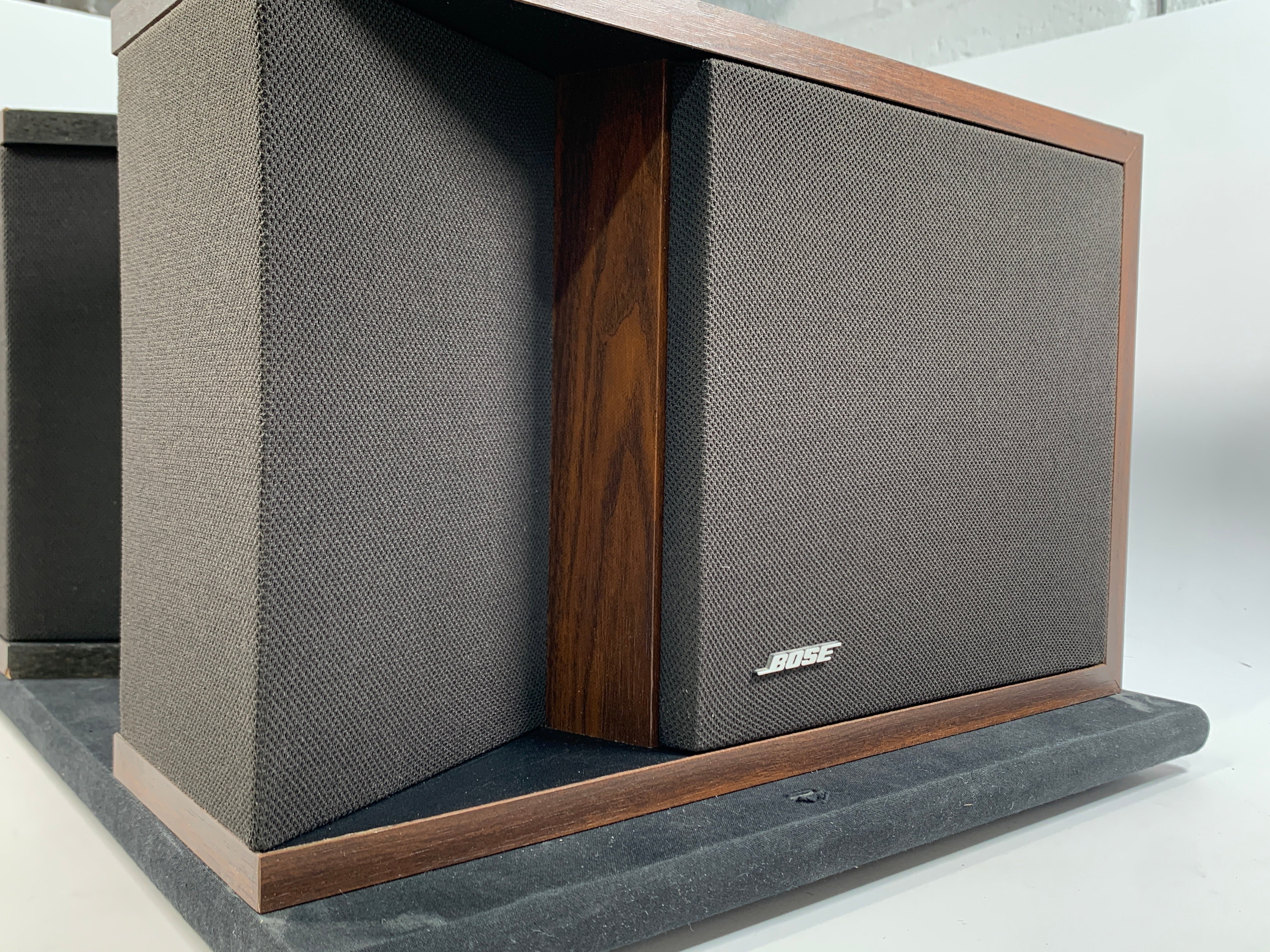 Bose 201 Series II Bookshelf Speakers – Record Mart HiFi