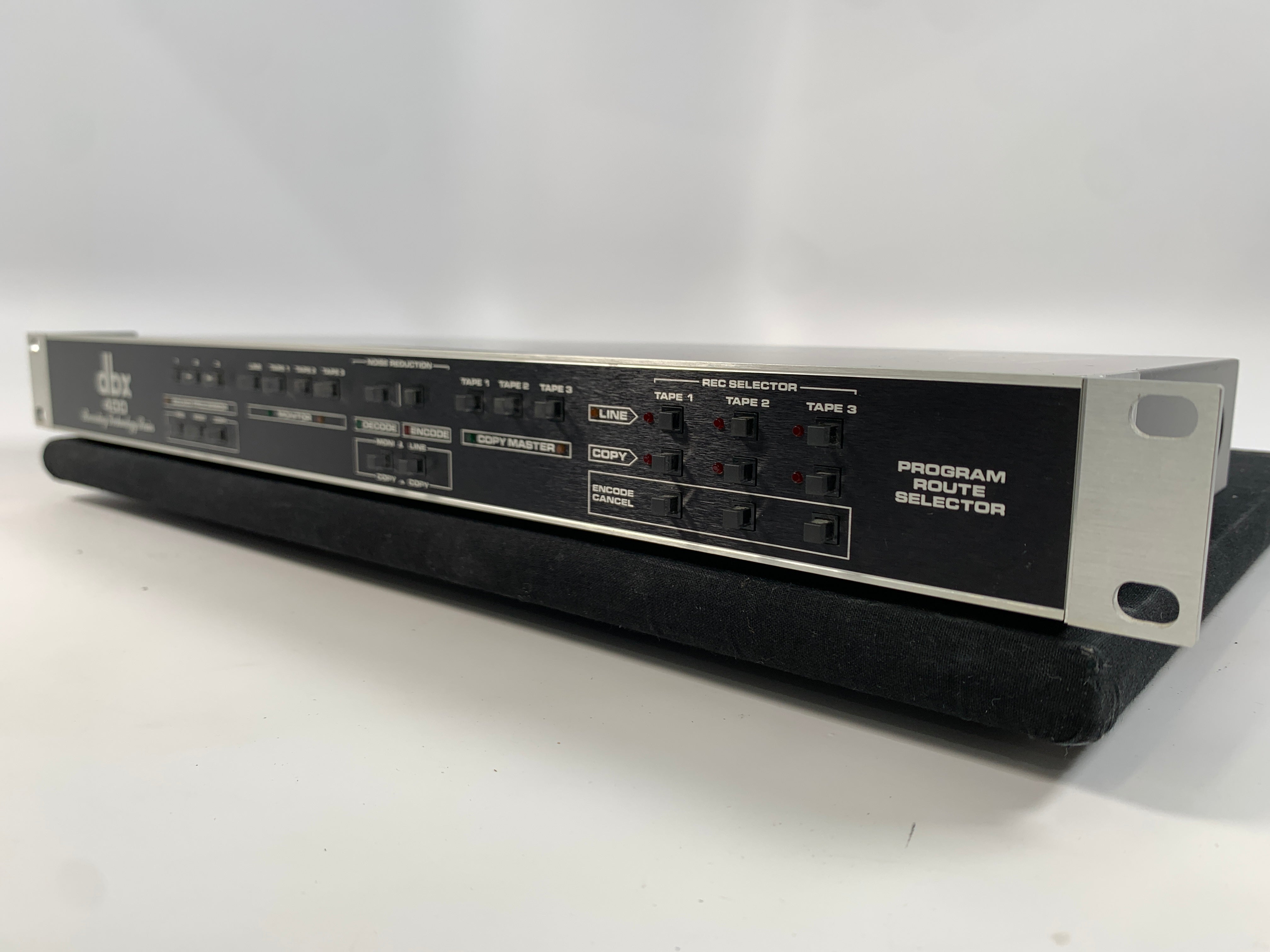 DBX 400 Program Route Selector w/rack mount ears – Record Mart HiFi