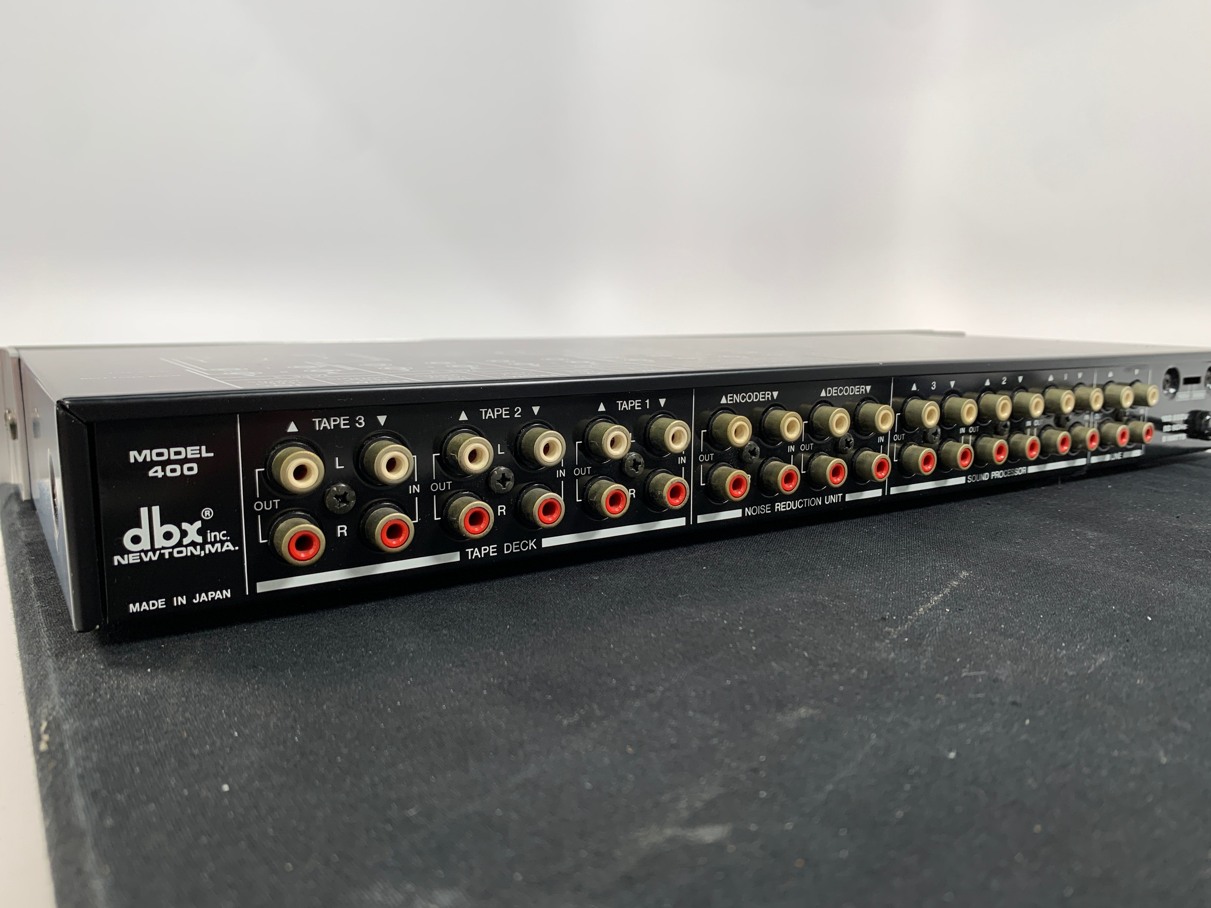 DBX 400 Program Route Selector w/rack mount ears – Record Mart HiFi