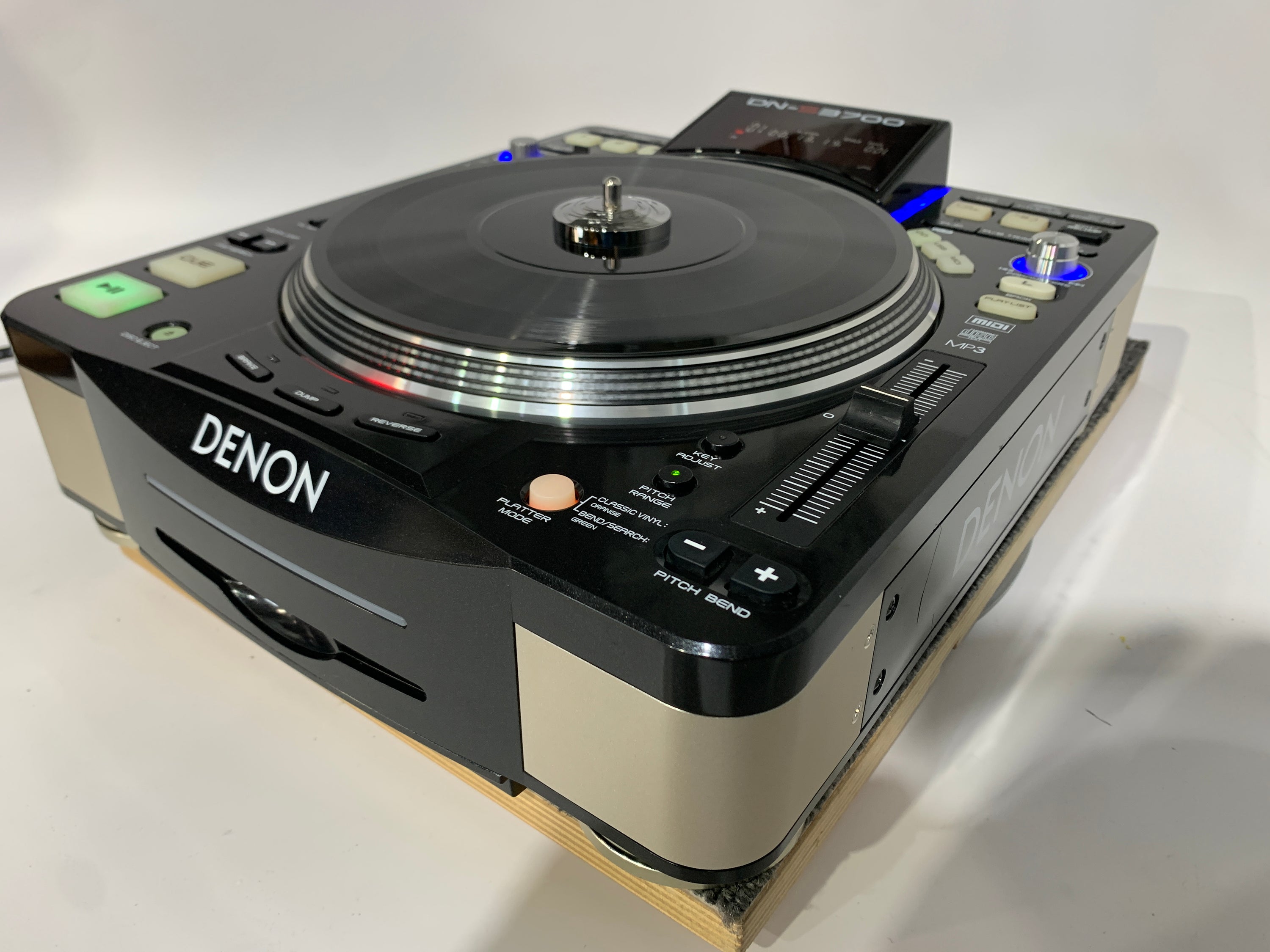 Denon DN-S3700 Digital Media Turntable w/CD Slot and USB Interface