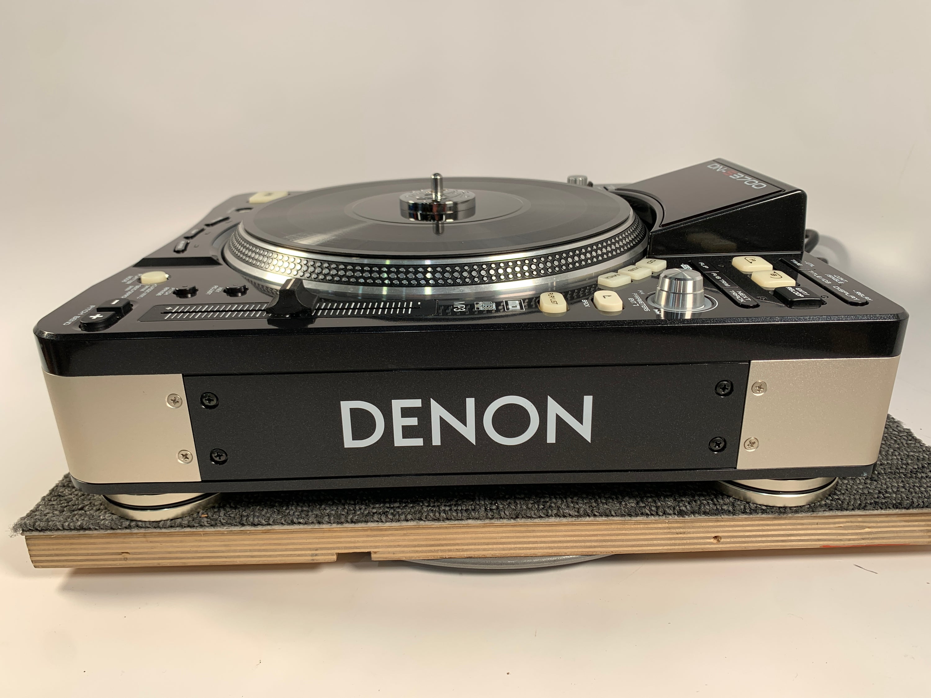 Denon DN-S3700 Digital Media Turntable w/CD Slot and USB Interface