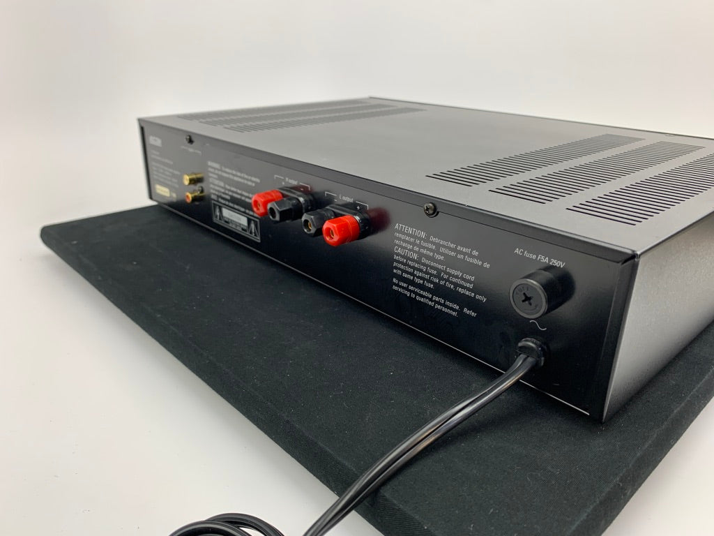 ADCOM GFA 5200 AMPLIFIER