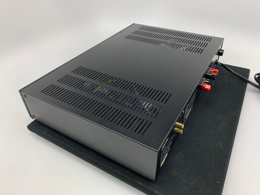 ADCOM GFA 5200 AMPLIFIER