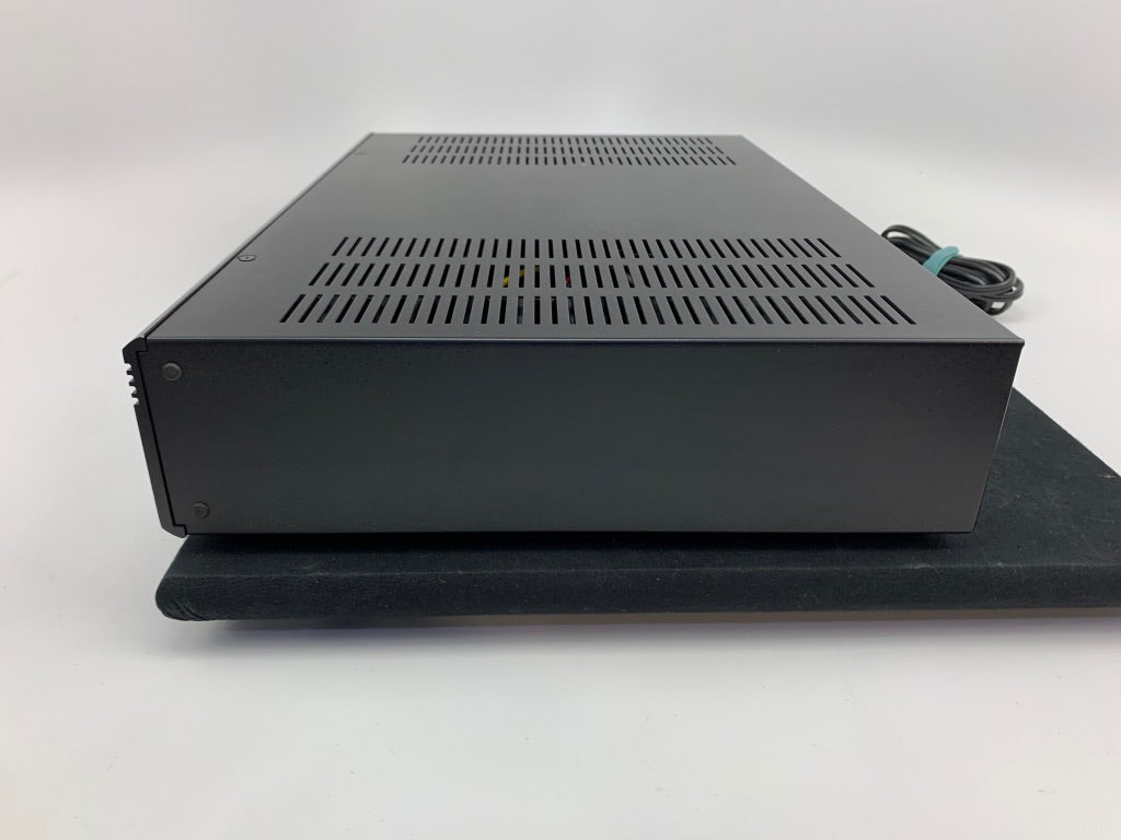 ADCOM GFA 5200 AMPLIFIER